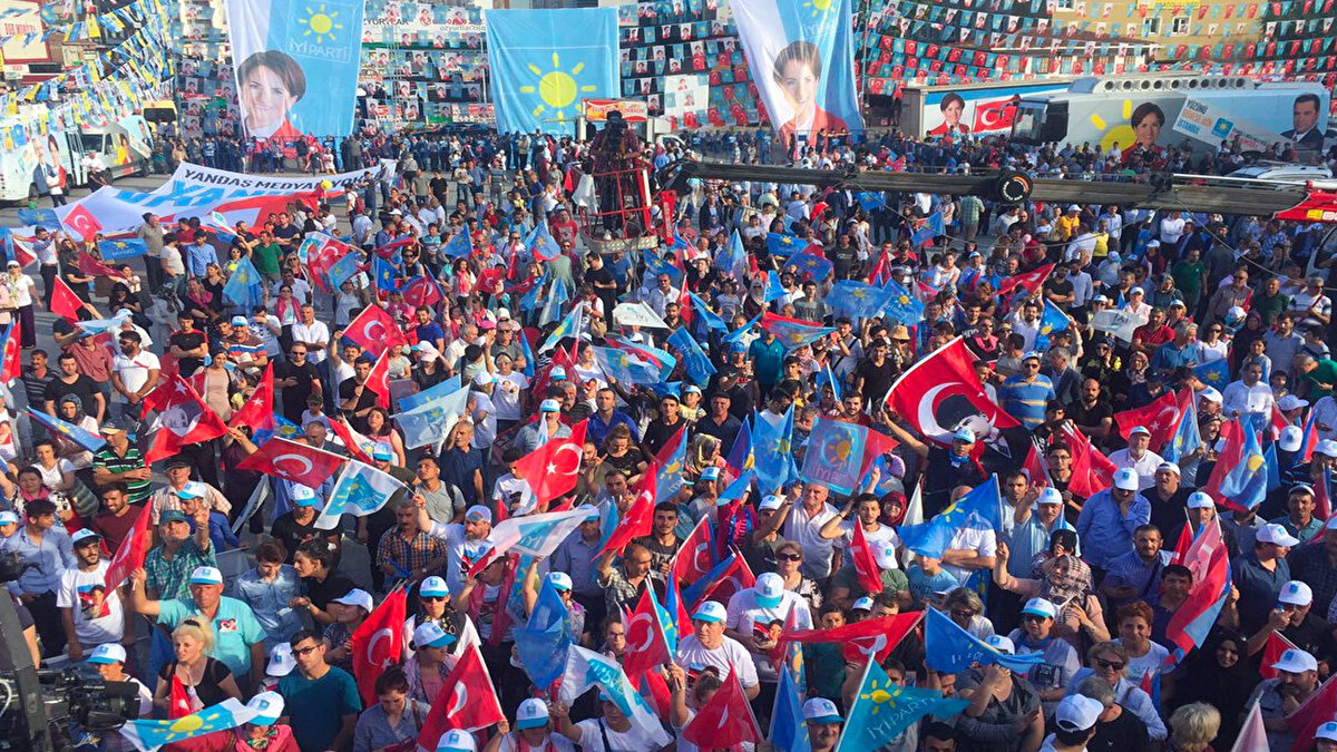 İYİ PARTİ <br><br>Millet İttifakı ortağı İYİ Parti’nin üye sayısında da artış gözlendi. 7 ay önce yayınlanan verilerde 568 bin 918 üyeye sahip olan İYİ Parti, 600 bin barajını geçti. Üye sayısını 48 bin 595 kişi artıran İYİ Parti, toplam 617 bin 513 üyeye ulaştı. 