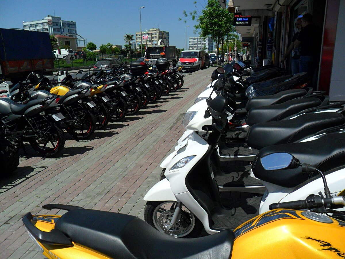 MOTOSİKLET 2023 MTV ORANLARI<br>100-250 cc 1-3 yaş arası - 395 TL<br>100-250 cc 4-6 yaş arası - 295 TL<br>100-250 cc 7-11 yaş arası - 218 TL<br>100-250 cc 12-15 yaş arası - 134 TL<br>251-650 cc 1-3 yaş arası - 817 TL<br>251-650 cc 4-6 yaş arası - 618 TL<br>251-650 cc 7-11 yaş arası - 395 TL