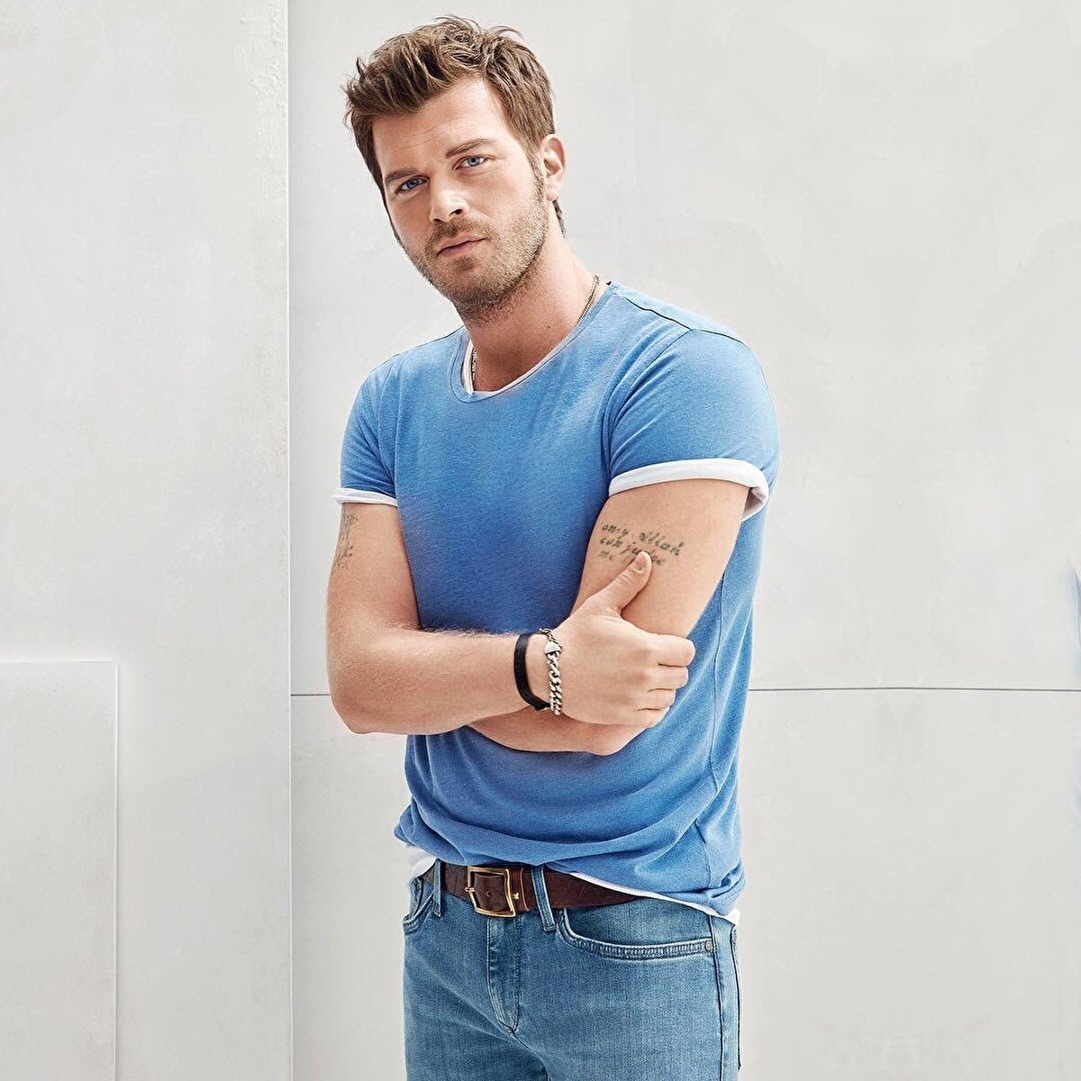 13. Kıvanç Tatlıtuğ<br><br>Ekranların sevilen oyuncusu Kıvanç Tatlıtuğ %35,9 oran aldı. Tatlıtuğ listenin 13. sırasında yer aldı.<br><br>