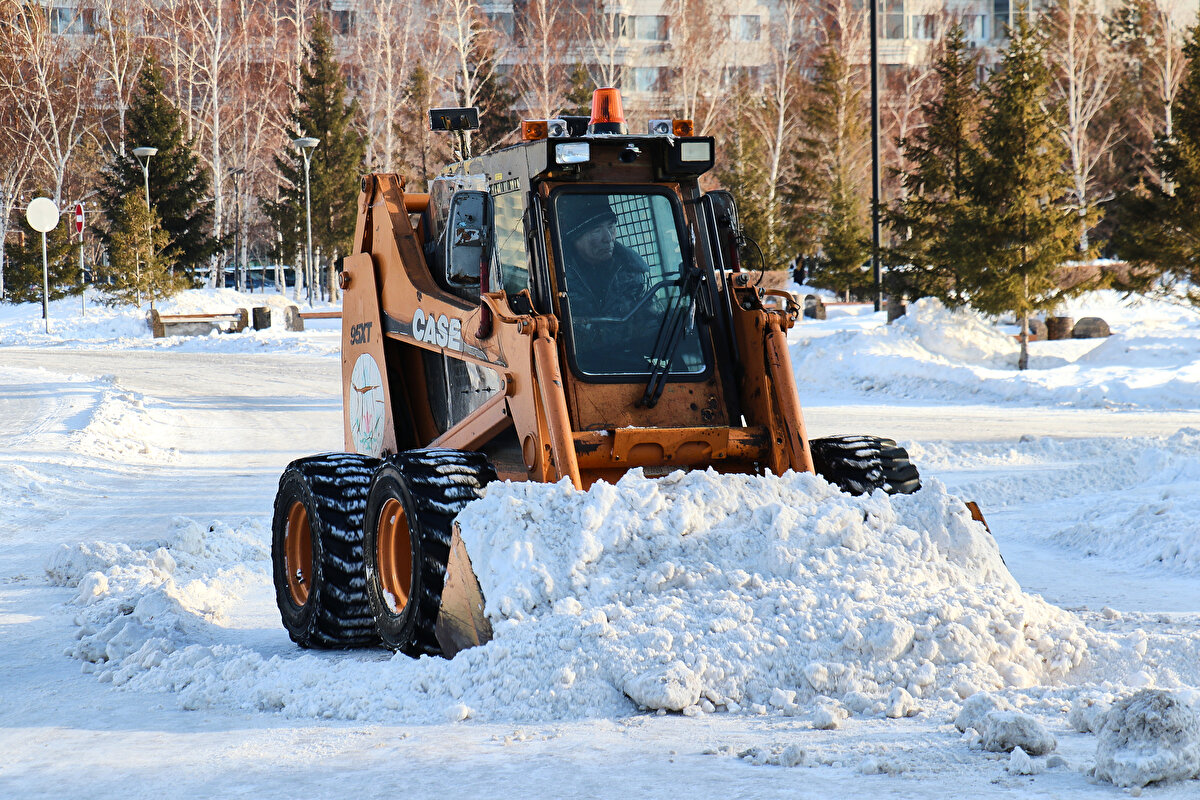 Acil Durumlar Bakanlığı da son 24 saatte olumsuz hava şartları nedeniyle 37 şehirler arası yolun ulaşıma kapandığını bildirdi.<br><br>