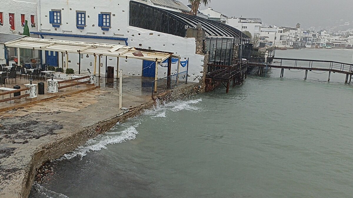 Meteoroloji 4'üncü Bölge Müdürlüğü tarafından Muğla ve çevresi için sağanak uyarısı yapıldı.<br>