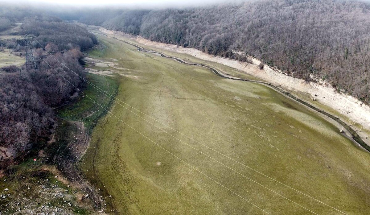 İstanbul Su ve Kanalizasyon İdaresi'nin (İSKİ) internet sitesindeki verilere göre, Kırklareli'nin Vize ilçesi sınırlarında bulunan, Trakya'dan İstanbul'un su ihtiyacını karşılayan Kazandere, Pabuçdere ile Istrancalar'da geçen yıl Eylül ayında yüzde 50 olan doluluk oranları, büyük oranda geriledi.