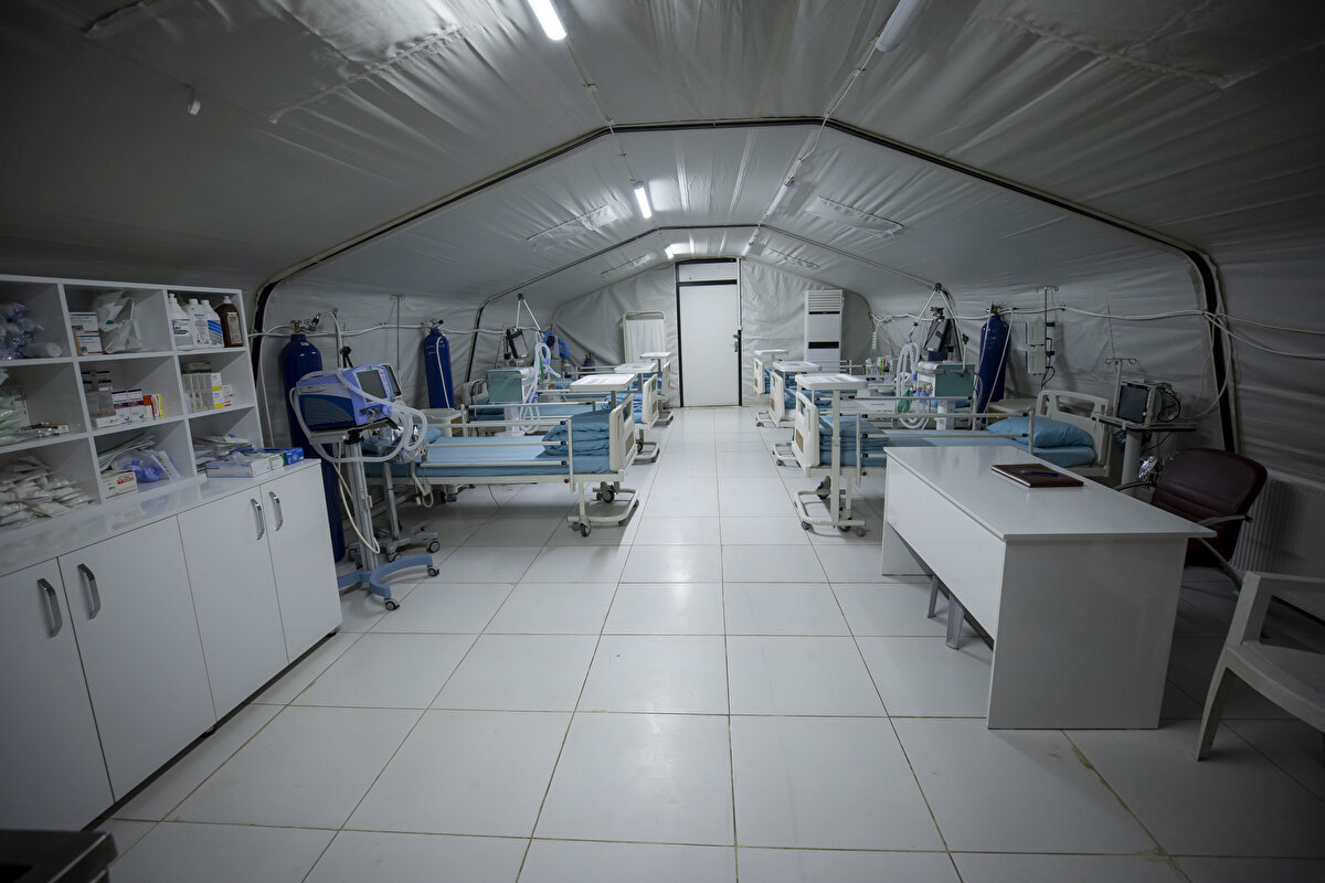 Hayati müdahaleleri burada yapılan yaralılar, daha sonra en yakın hastaneye ulaştırılıyor.<br>