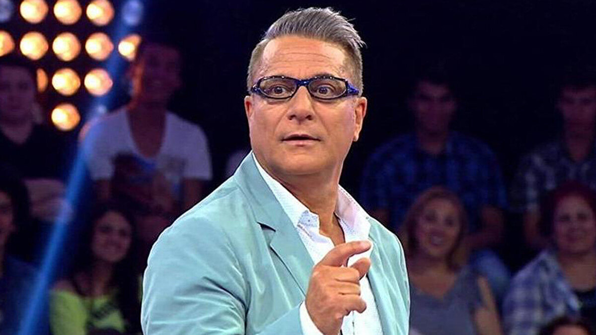 Medyaradar'ın haberine göre, Erbil'in ambulans ile Dr. Suat Günsel Girne Üniversitesi Hastanesi'ne kaldırıldığı öğrenildi.<br><br>