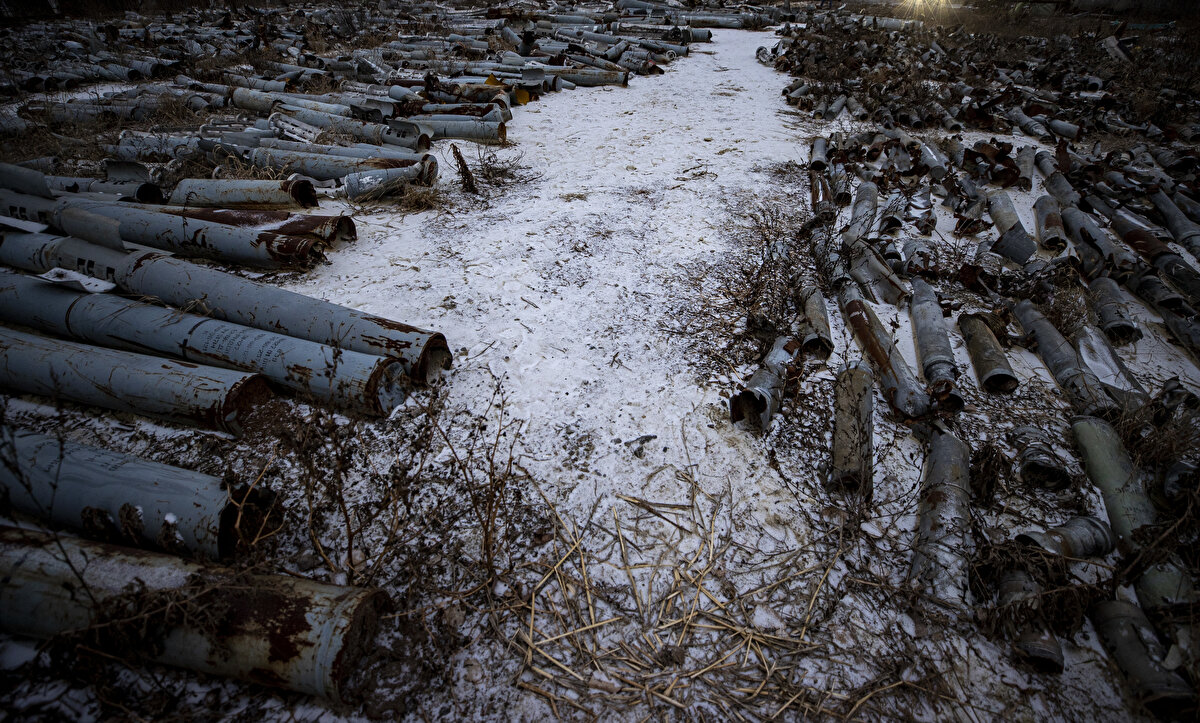 Ukrayna Devlet Başkanı Zelenskiy, yaptığı açıklamada Rus ordusu tarafından Ukrayna'ya fırlatılan füzelerin yüzde 62'sinin sivillere isabet ettiğini belirtmişti.<br><br><br>