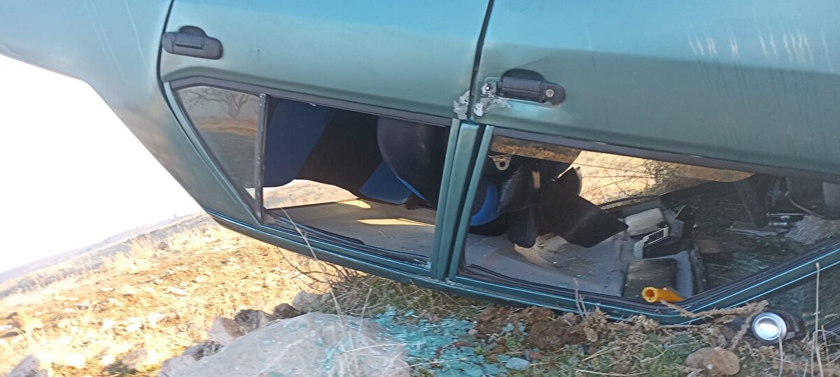 Köylüler, içinde kimsenin olmadığı araçla ilgili durumu jandarmaya bildirdi. Kaza yerine gelen ekiplerce yapılan incelemede; aracın içinden içki kutuları ve Ukrayna'dan alınmış, Mardin nüfusuna kayıtlı Şehmus P. adına düzenlenen ehliyet bulundu. 