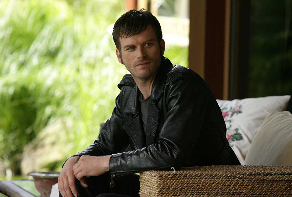 Kıvanç Tatlıtuğ’un 'Aslan’a, Serenay Sarıkaya’nın da 'Devin' karakterine hayat vereceği dizi, tanınmış ailelerden 'Soykanlar’ın başındaki 'Aslan’ın, psikolog 'Devin’le tanışmasıyla aile içinde değişen dengeleri konu alacak.