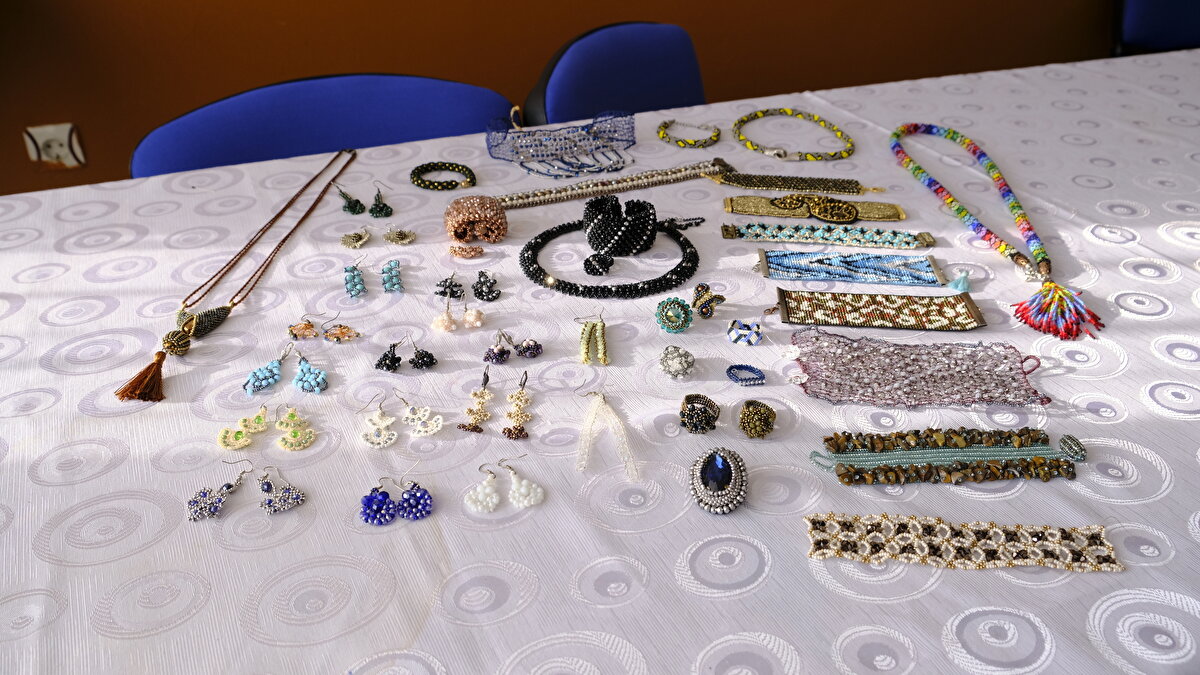 Yaşına rağmen okuma idealinden vazgeçmeyen kadın, Van Yüzüncü Yıl Üniversitesi Meslek Yüksek Okulu Geleneksel El Sanatları Bölümünü kazandı.