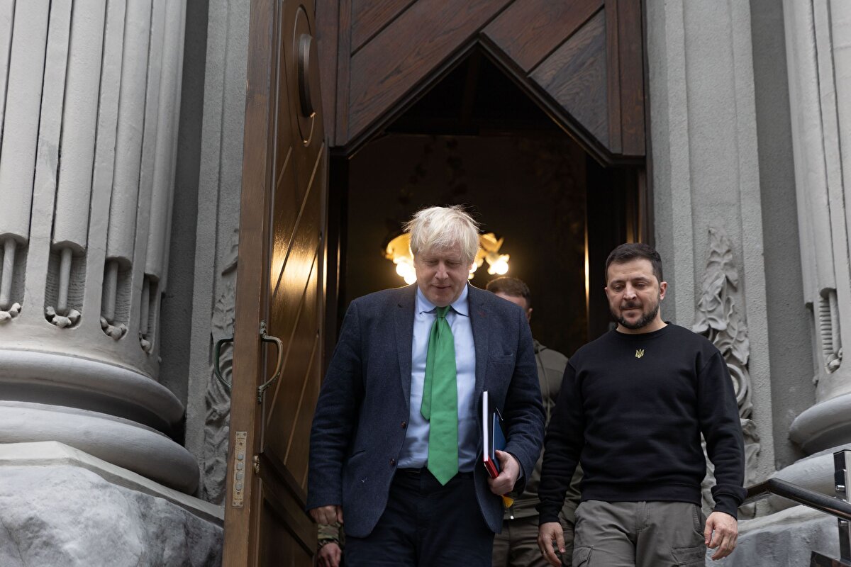 Zelenski ile Johnson, görüşmede Ukrayna'ya uluslararası desteğin sürdürülmesi konularını ele aldı.<br><br>