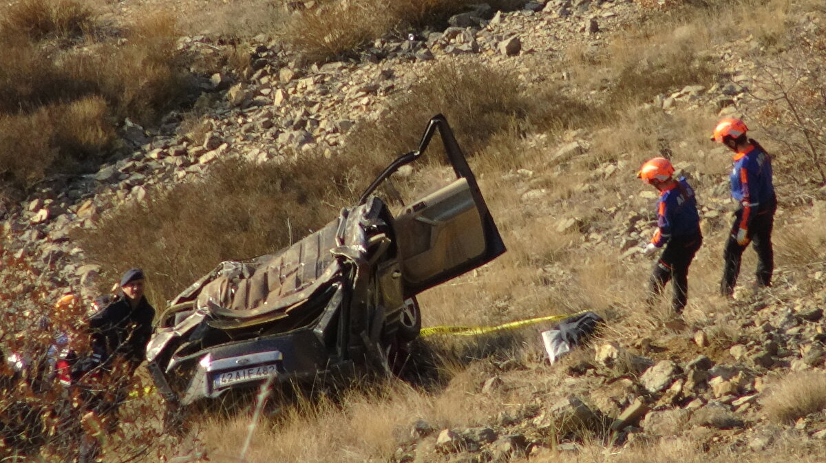 Süleyman Ç.'nin haber vermesi üzerine olay yerine sağlık, itfaiye, AFAD ve jandarma ekipleri sevk edildi. AFAD ve sağlık ekiplerinin yaptığı incelemede hafif ticari araç içerisindeki Yılmaz Kahraman'ın hayatını kaybettiği belirlendi.<br><br>