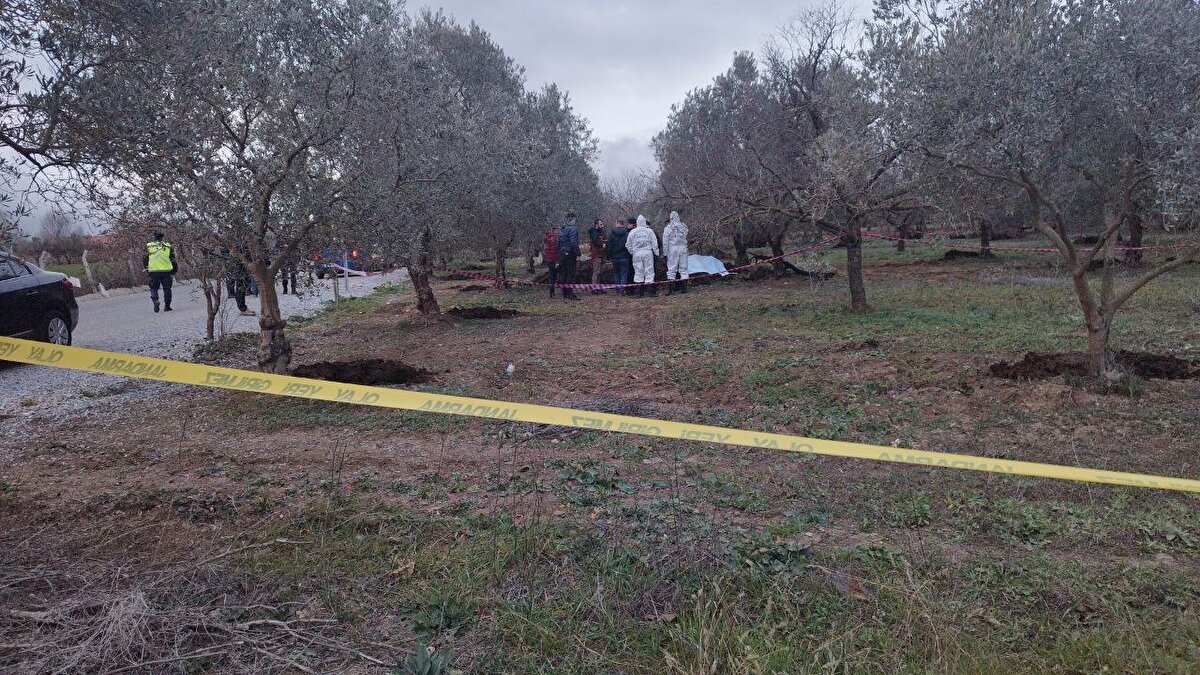 Ceset, olay yerindeki savcılık incelemesinin ardından ölüm nedeni ve kimliğinin belirlenmesi için Adli Tıp Kurumu morguna kaldırıldı. 