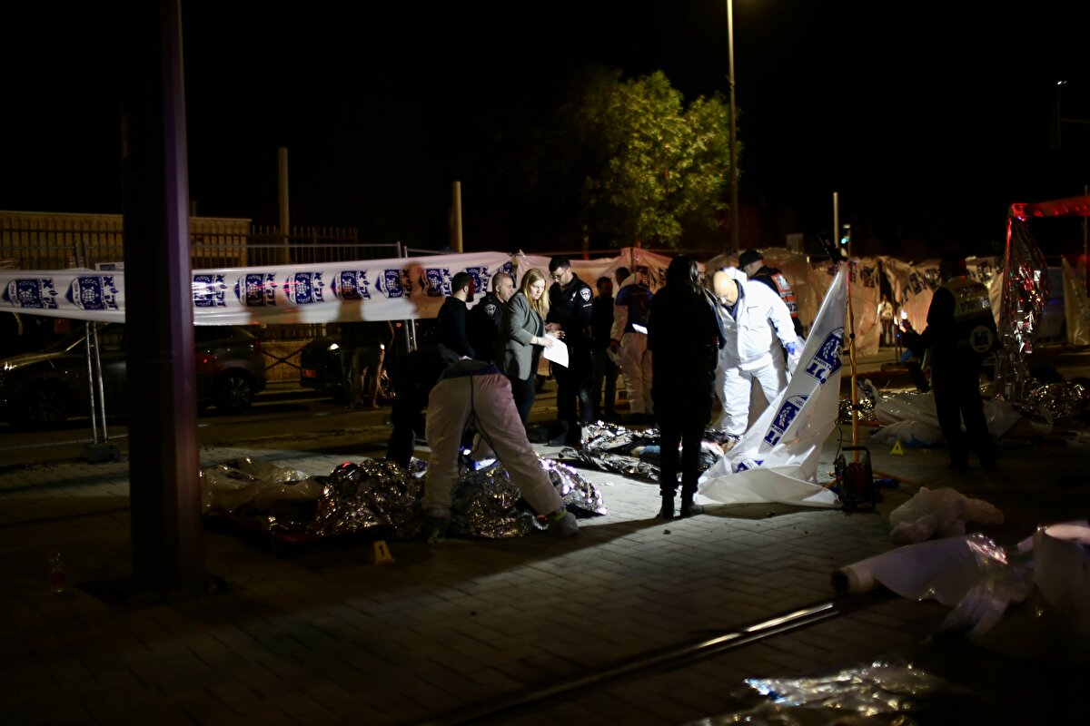 Açıklamada, polis birliklerinin olay yerine geldiği ve silahlı çatışmada saldırganı etkisiz hale getirdiği kaydedildi.<br>