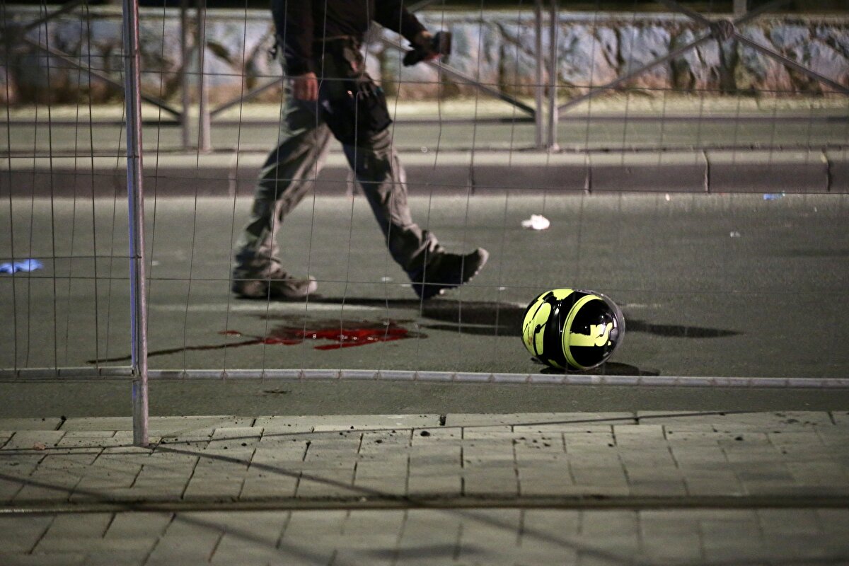 İsrail ordusunun, işgal altındaki Batı Şeria'nın kuzeyindeki Cenin Mülteci Kampı'na dün sabah saatlerinde düzenlediği baskında aralarında 60 yaşında bir kadının da yer aldığı 9 Filistinli öldürülmüştü. Baskın üzerine bölgede çıkan olaylarda işgal altındaki Doğu Kudüs'ün er-Ram beldesinde de 22 yaşında bir Filistinli genç yaşamını yitirmişti.<br>