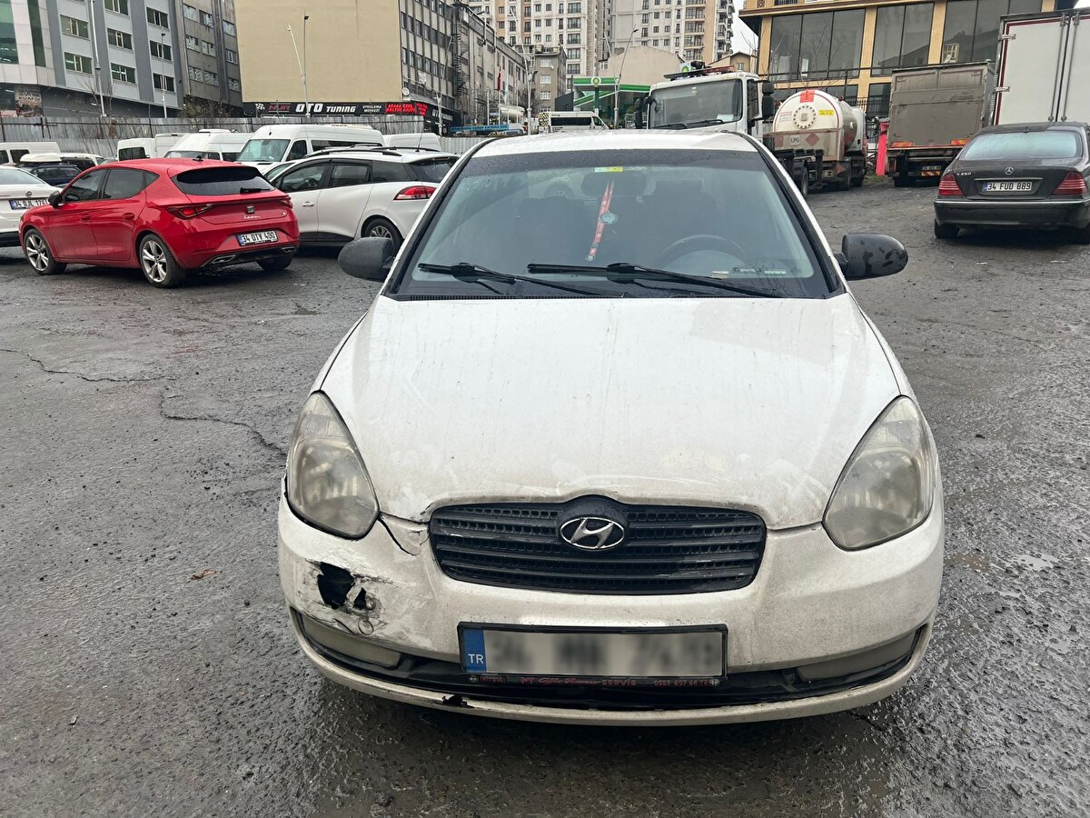 Şüphelilere,  "Emniyet kemeri takmamak"tan 436 TL, "Yetki belgesiz araçtan taşımacılık hizmeti almak"tan bin 353 TL para cezası uygulanırken, yakalanan araç sürücülerine ise; "Korsan taşımacılık" maddesinden 20 bin 342 TL, "Cam filminde" 951 TL, "Geçiş üstünlüğü olan araca yol vermemek"ten 436 TL, "Saygısızca araç kullanmak"tan 436 TL para cezası kesildi. Ayrıca, A.İ. isimli sürücüye "İzinsiz reklam logo" maddesinden 436 TL, tüm şüphelilere toplamda 118 bin 487 TL idari para cezası uygulandı.