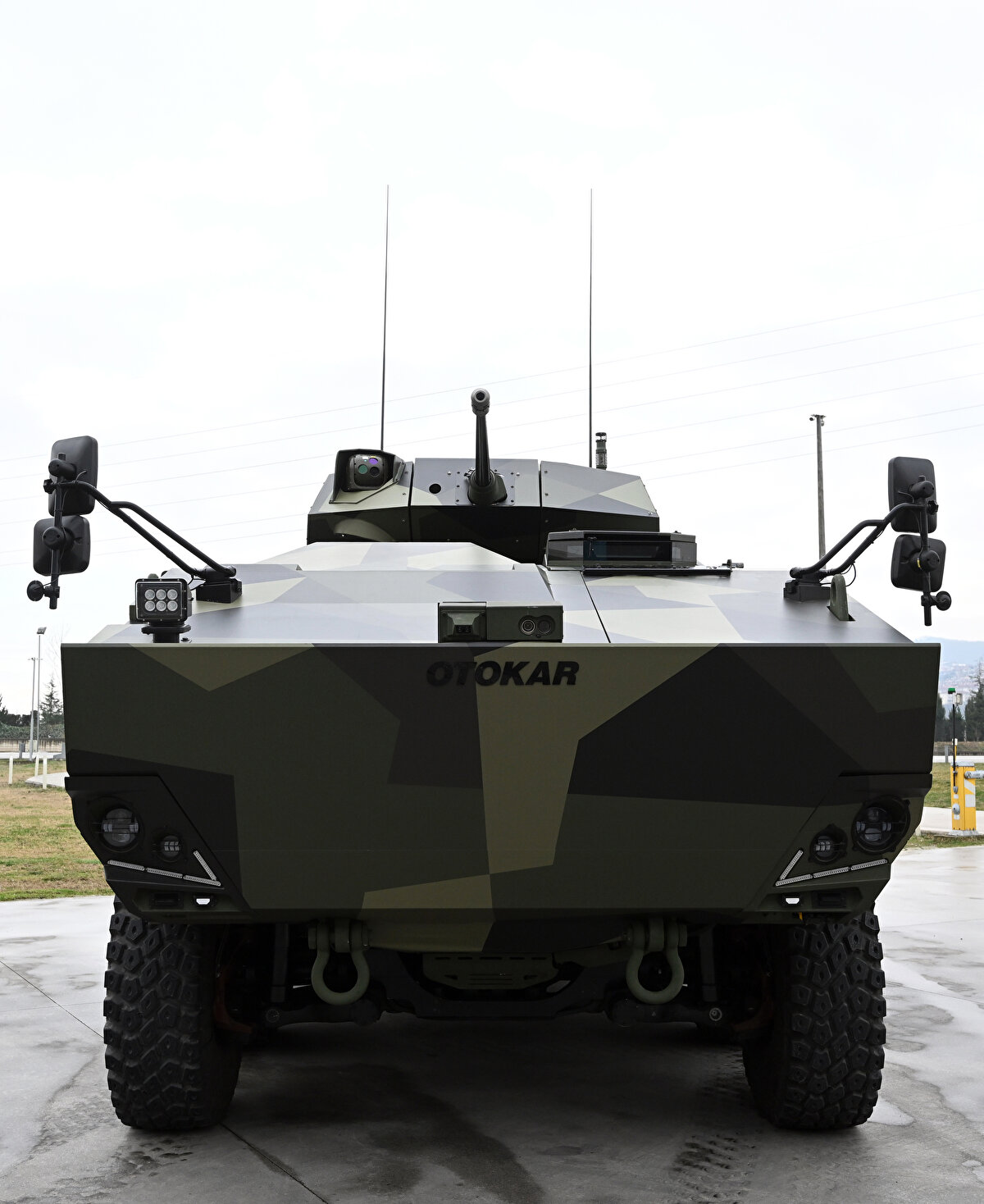 Modüler bir platform olarak tasarlandığı için Arma II, pek çok farklı göreve uygun olarak özelleştirilebiliyor. Piyade sınıfı için standart tekerlekli zırhlı muharebe aracı ve zırhlı personel taşıyıcı araç olarak kullanılmasının yanında Arma II`ye farklı silah sistemleri, donanımlar ve çeşitli sistemler entegre edilebiliyor.<br>