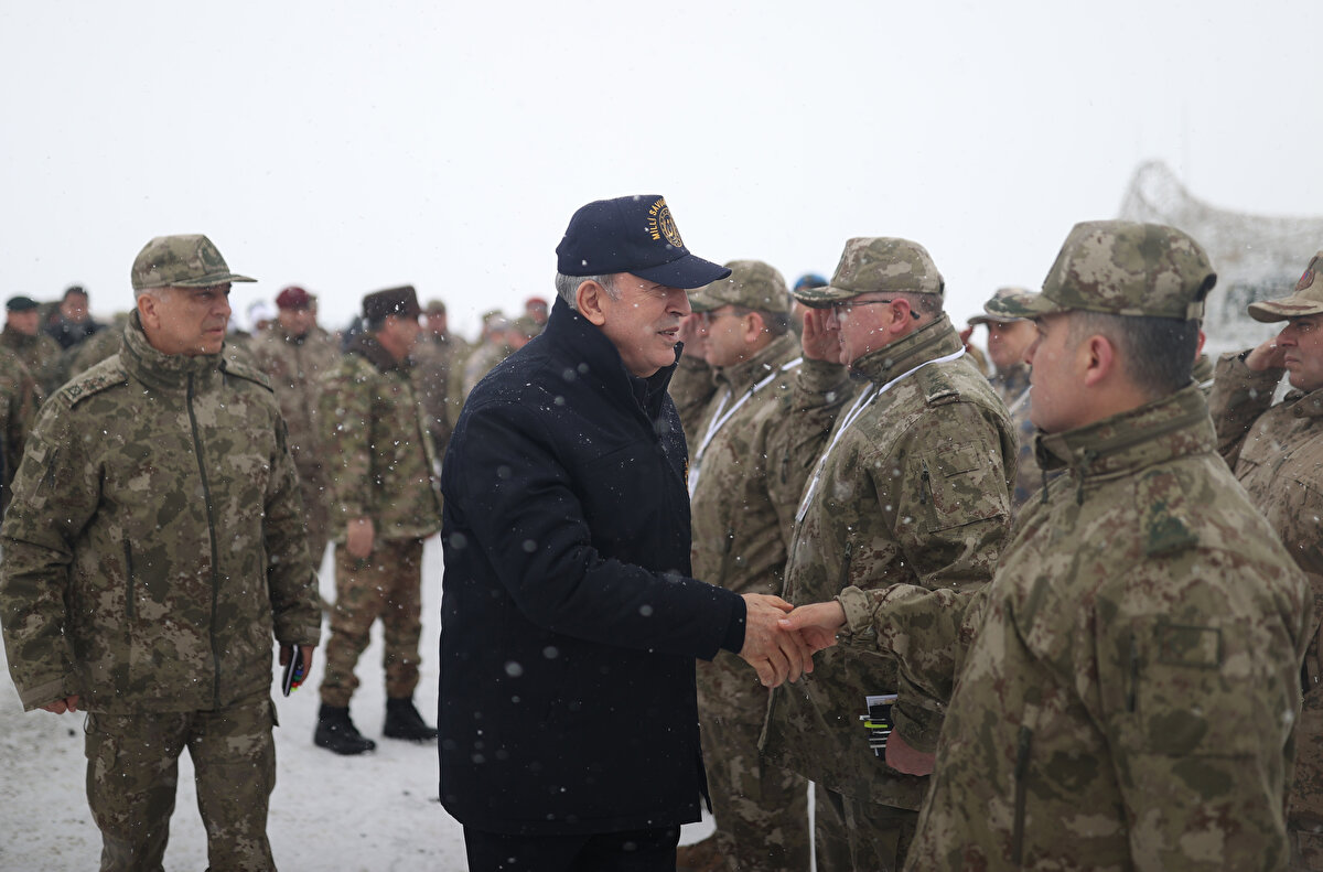 Birleşik ve müşterek harekatın icrası konusunda işbirliği ve koordinasyonun sağlanması, birliklerin kar ve şiddetli soğuklarda atış dahil muhabere imkan ve kabiliyetlerinin denenmesi, ferdi ile toplu eğitimin geliştirilmesi amacıyla düzenlenen tatbikata, 17 ülkenin askeri personeli katılıyor.<br><br>