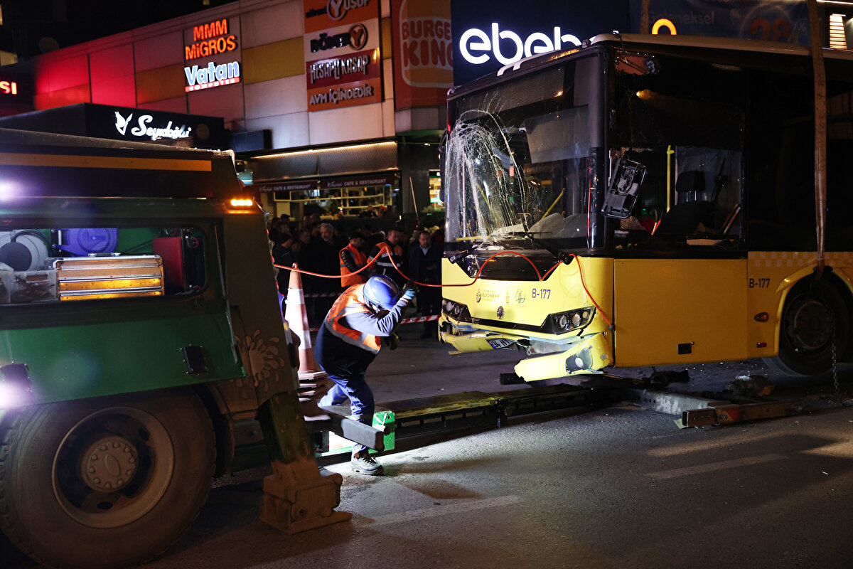 İhbar üzerine olay yerine polis ve sağlık ekipleri sevk edildi.<br><br>