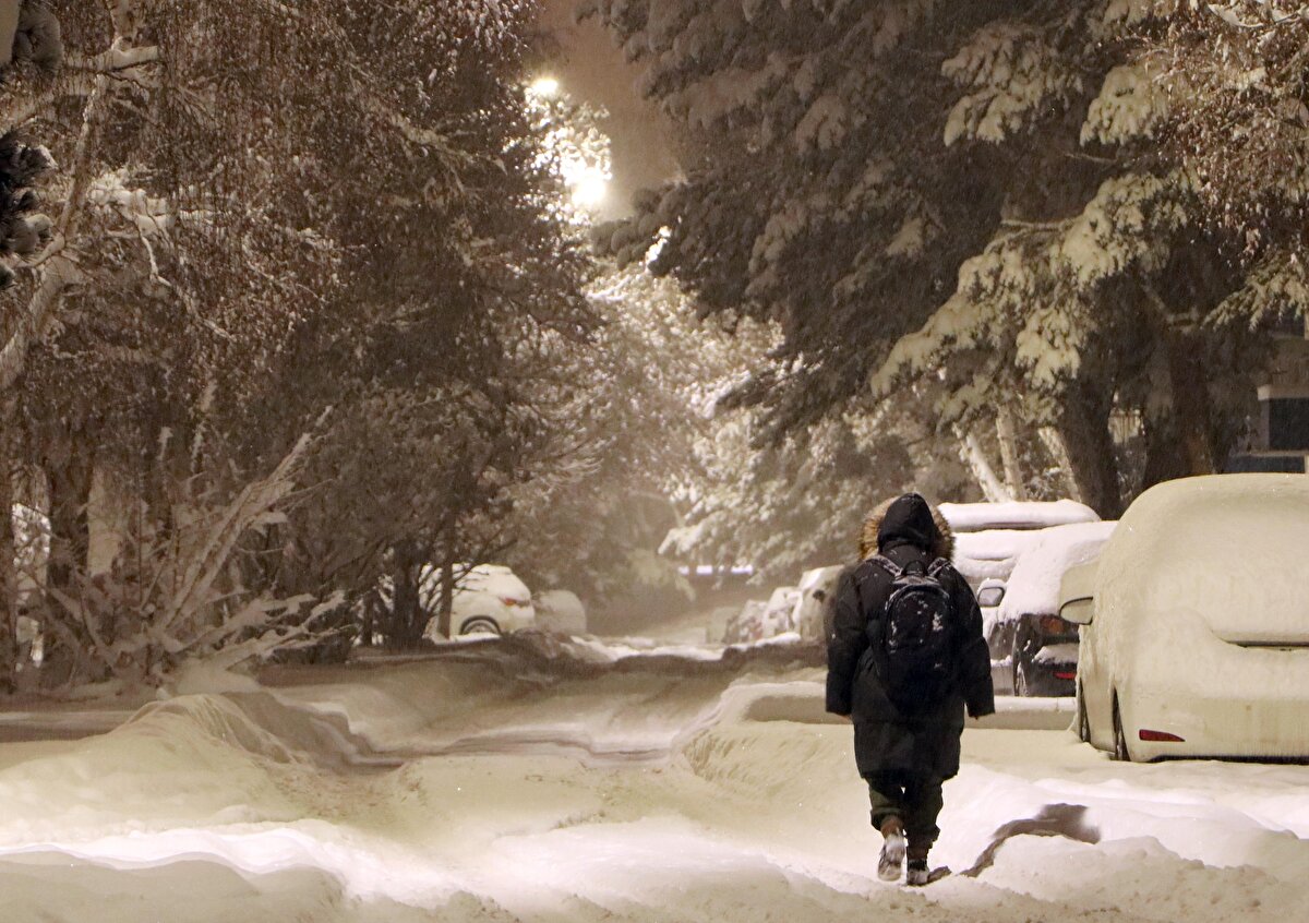 Kar yağışı bugün yerini güneşli bir havaya bıraktı.