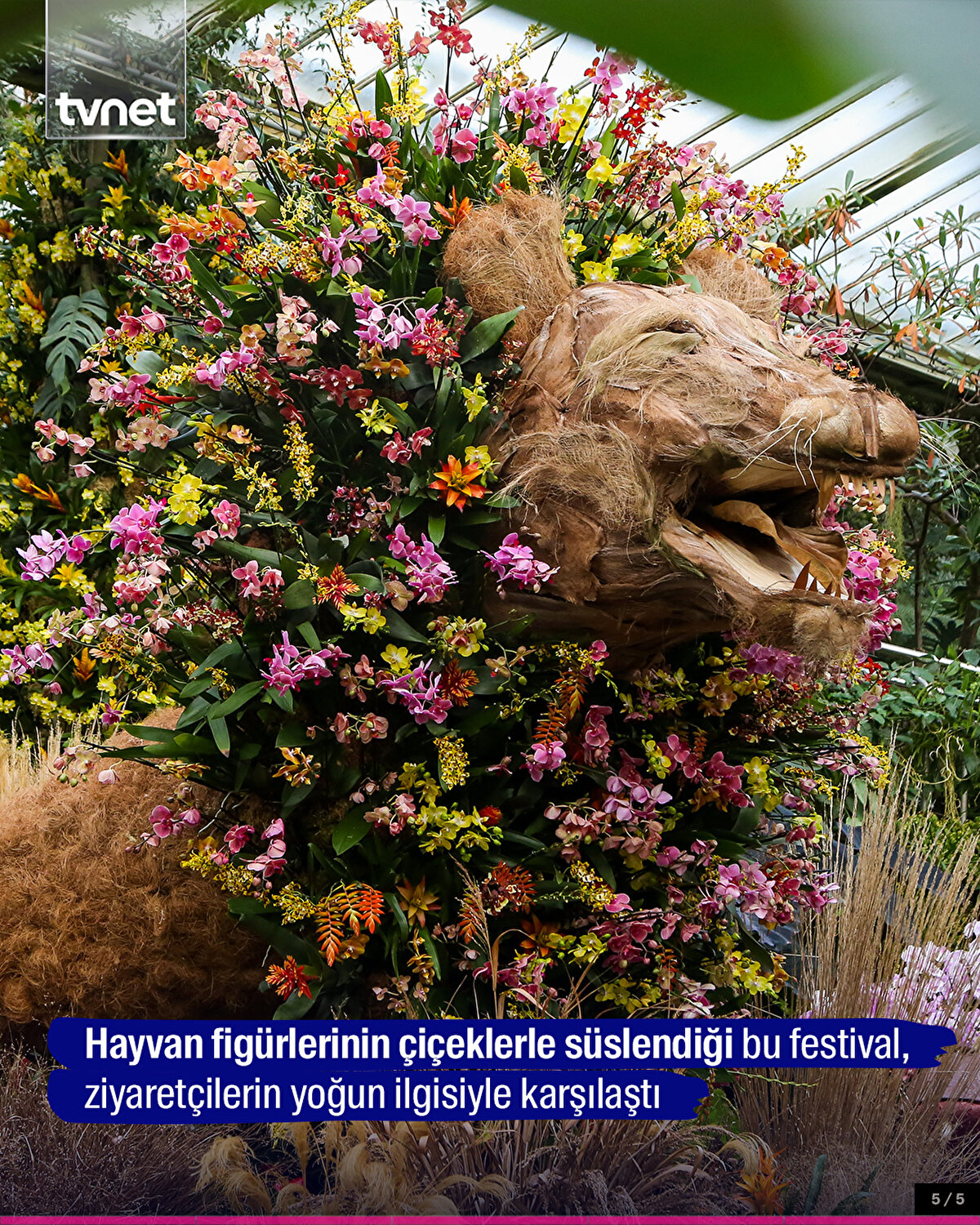 Hayvan figürlerinin çiçeklerle süslendiği bu festival, ziyaretçilerin yoğun ilgisiyle karşılaştı