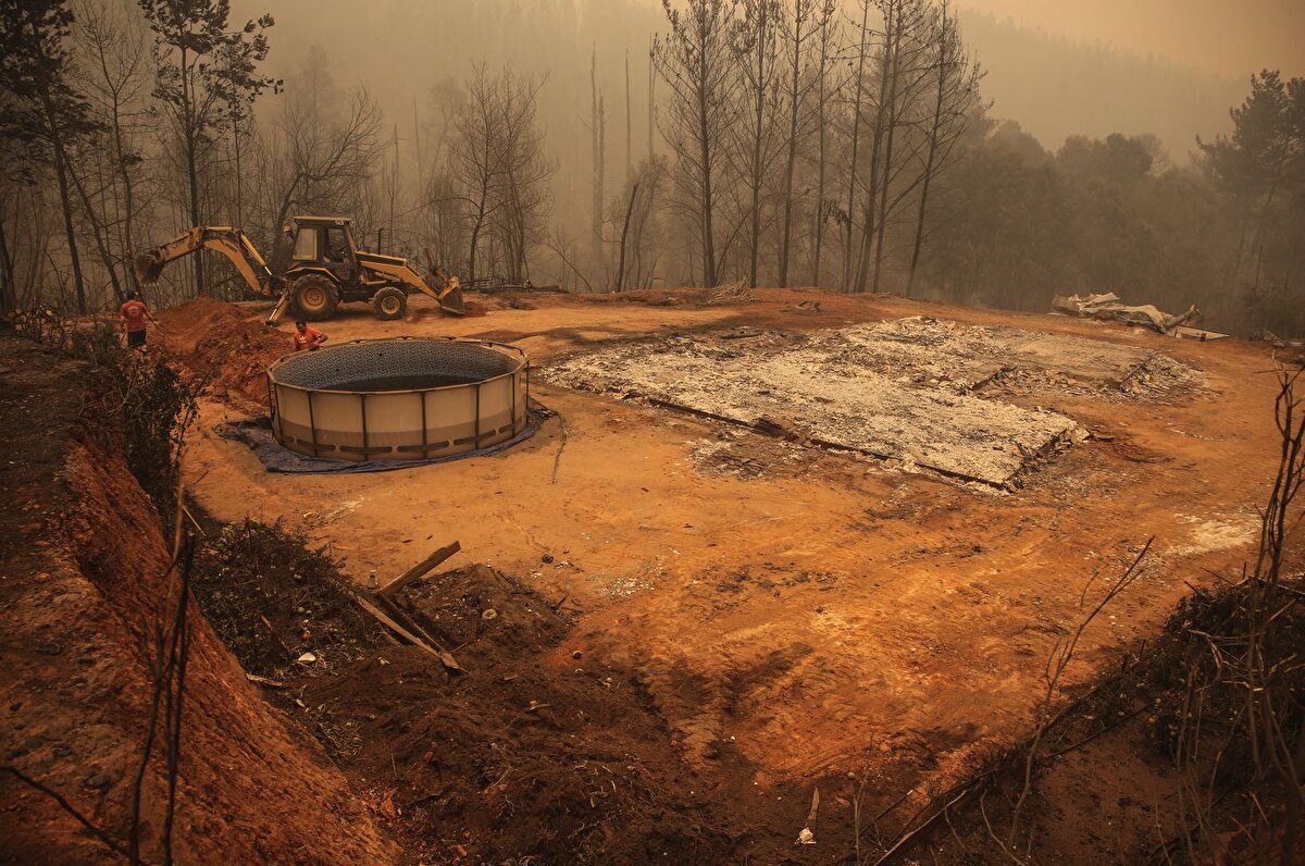 Şili yetkilileri, orman yangınlarından en çok etkilenen yerlerin Nubla, Bio-Bio ve La Araucania bölgeleri olduğunu duyurdu.
