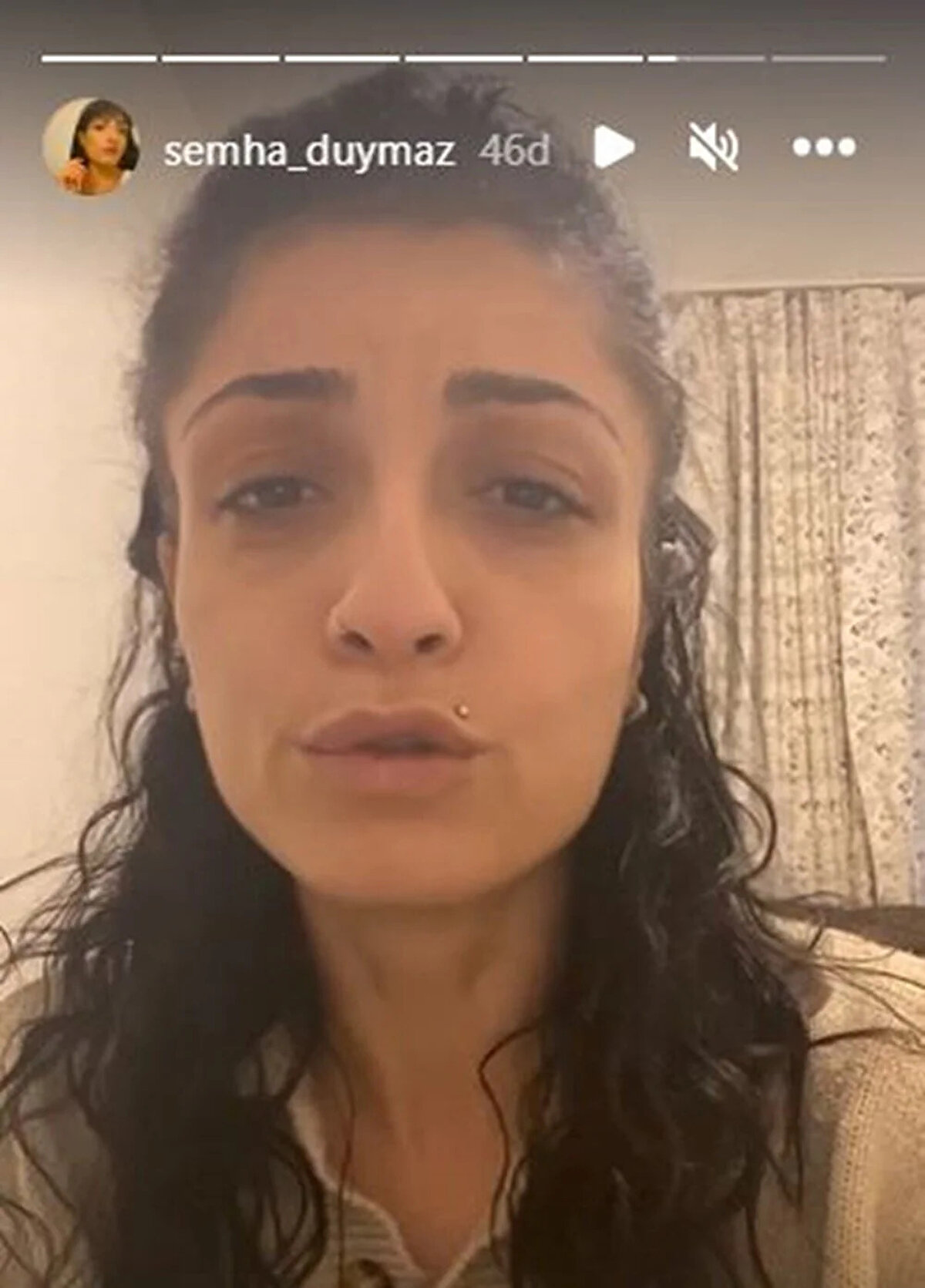 DUYMAZ'IN ABLASI DUYURDU<br>Duymaz'ın ablası Semiha Duymaz, sosyal medya hesabından yaptığı paylaşımda kardeşi ve ailesinin göçük altında kaldığını söyleyerek yardım istedi.