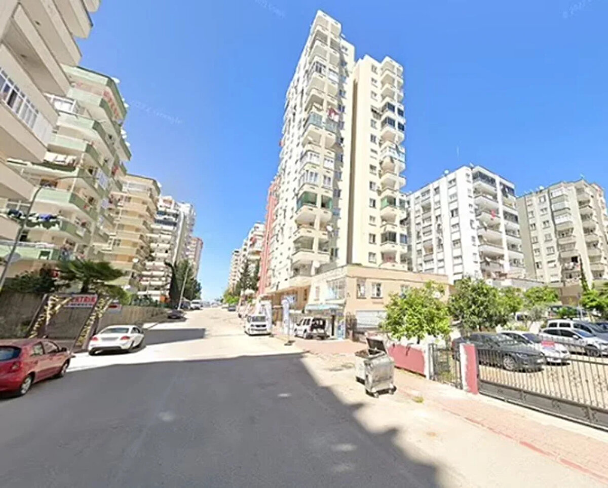 ADANA-ÇUKUROVA<br>Görsellerde Nisan 2021'de Adana'nın Çukurova ilçesindeki konut binaları görülüyor.