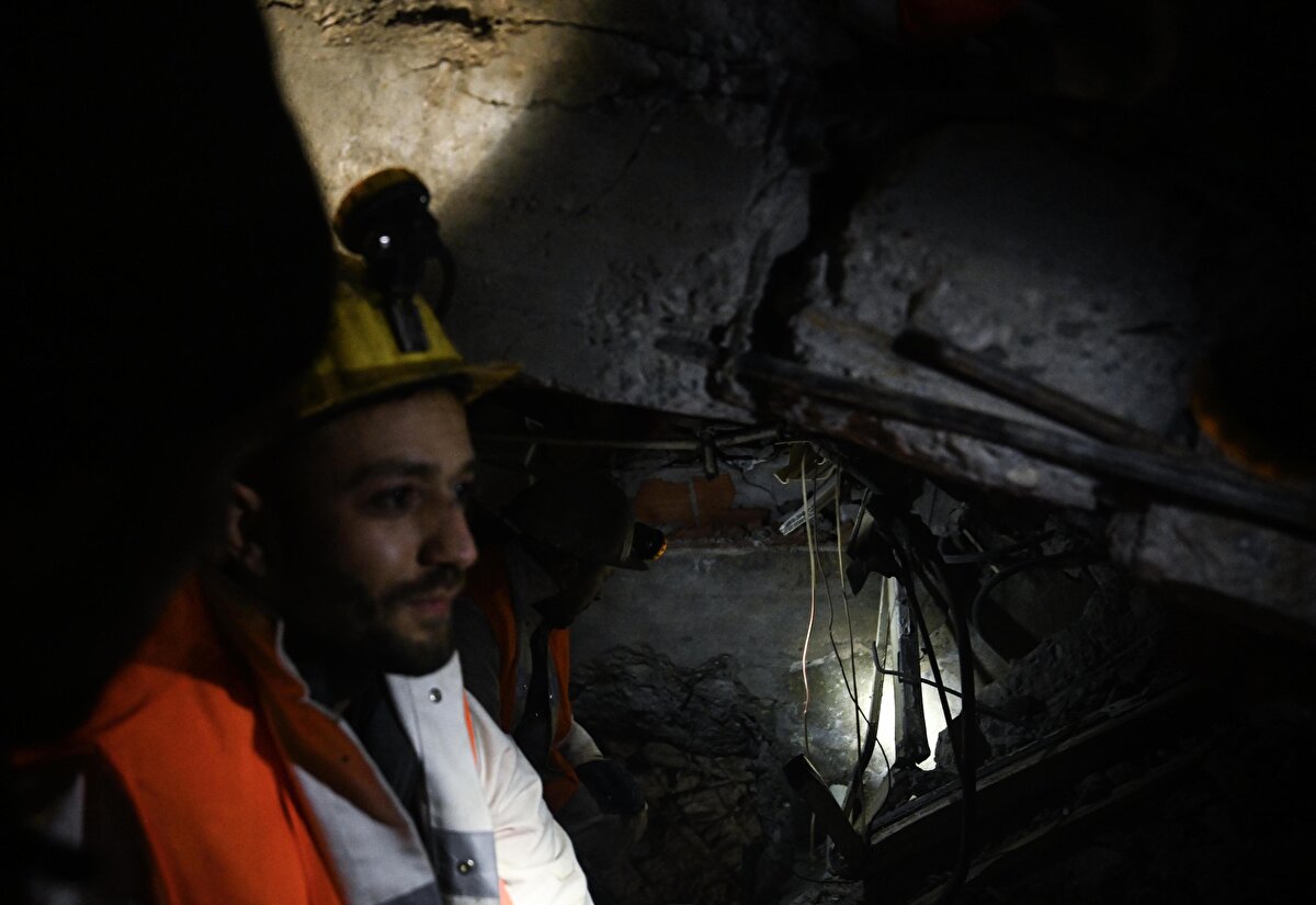 Depremin ardından Adıyaman'a gelen kurtarma ekibinde yer alan madenci Sinan Durdu, bölgeye Zonguldak'tan geldiklerini söyledi.<br><br>