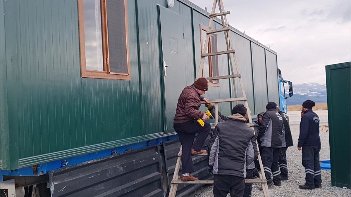 Dünya Göçebe Oyunları Komitesince Eylül 2022'de Bursa'nın İznik ilçesinde düzenlenen 4. Dünya Göçebe Oyunlarında kullanılan 50 konteyner, Kahramanmaraş merkezli depremlerden etkilenen bölgeye gönderiliyor.