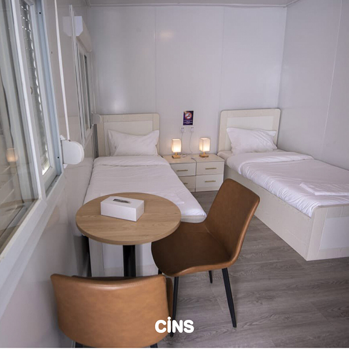 Maddi yardımlar dışında, depremzedelere kalacak yer bulma konusunda da çalışmalara başladı 