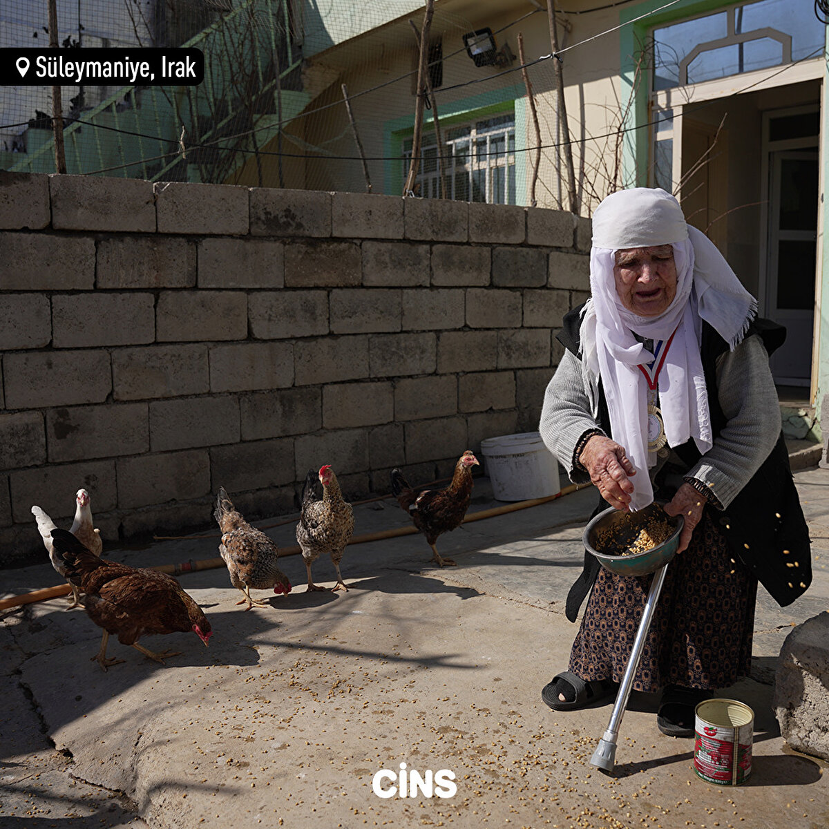 Öte yandan bölgede cömertlikleriyle tanınan Hurşid Nine ve eşi Mam Ali Raşid'in daha önce de kendilerine gönderilen yardımları dahi, farklı yerlere bağışladıkları anlatılıyor.