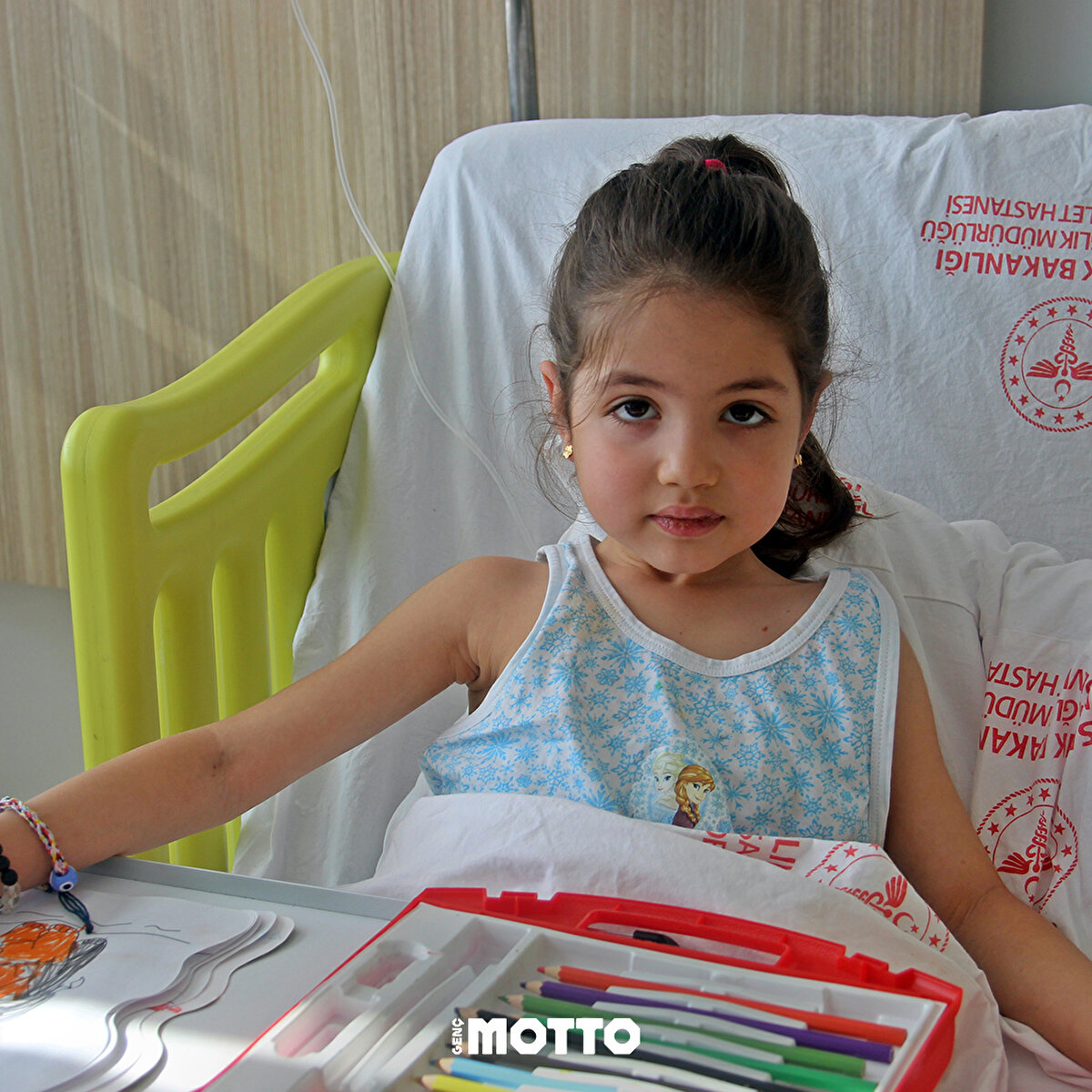 Anne ile kızının sağlık durumu, deprem sırasında Kuzey Kıbrıs Türk Cumhuriyeti'nde bulunan babası, dayısı ve yakınları tarafından takip ediliyor.