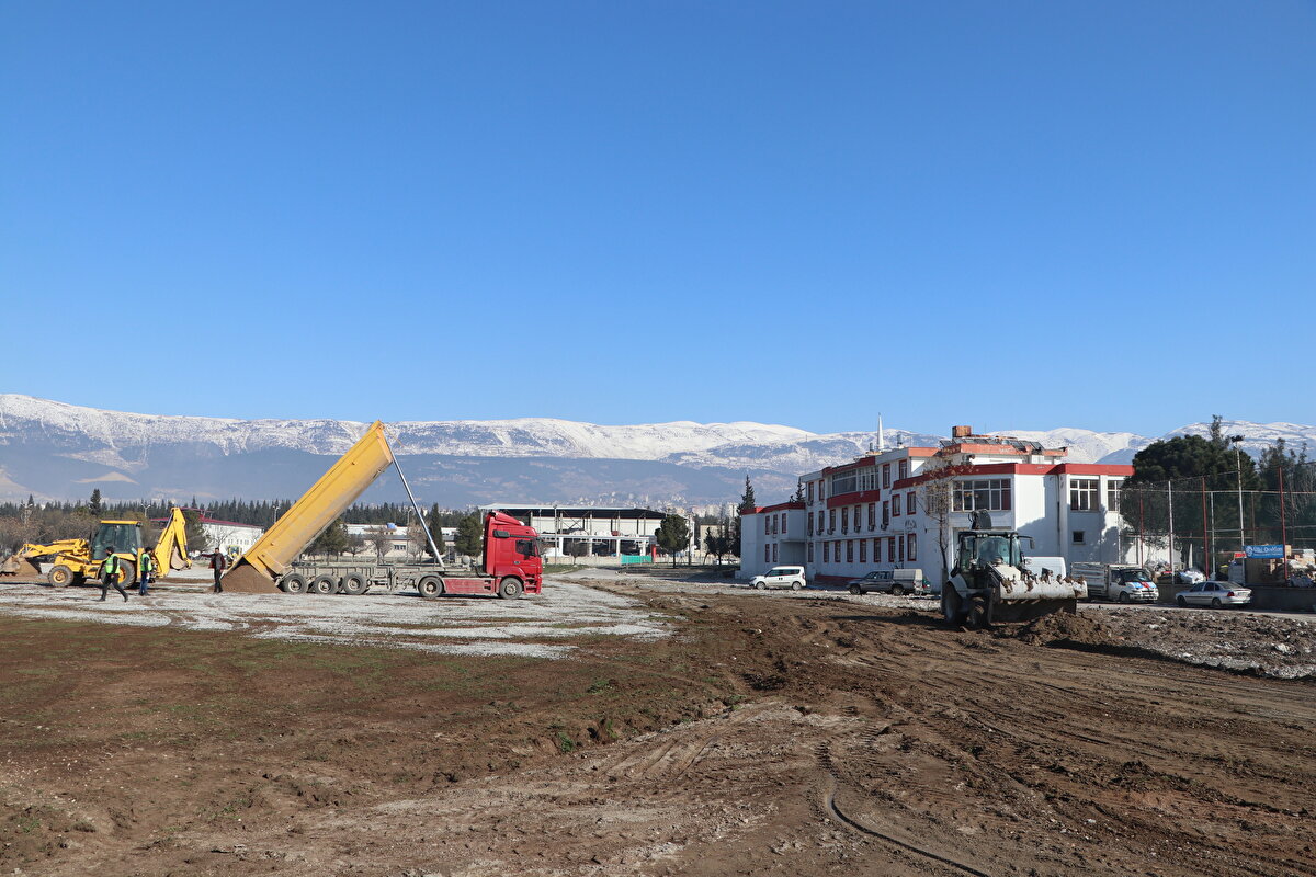 Bayraktar, "Konut Seferberliği" adını verdikleri kampanyaya tüm kurumların ve vatandaşların katılması davetinde bulundu.<br>