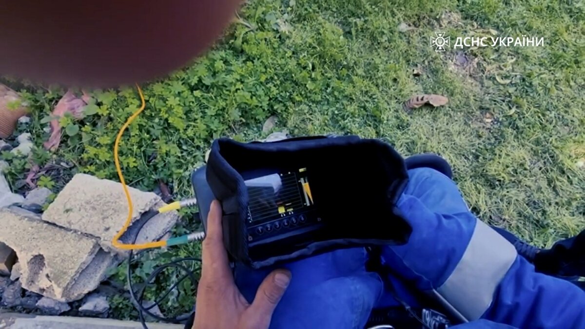 Depremlerin etkilediği Hatay ve Antakya'da arama-kurtarma çalışmalarına katılan DSNS ekipleri, bölgedeki kurtarma görevlerinin yanı sıra 300'den fazla enkazı inceleyerek yaşam belirtisi aradı.