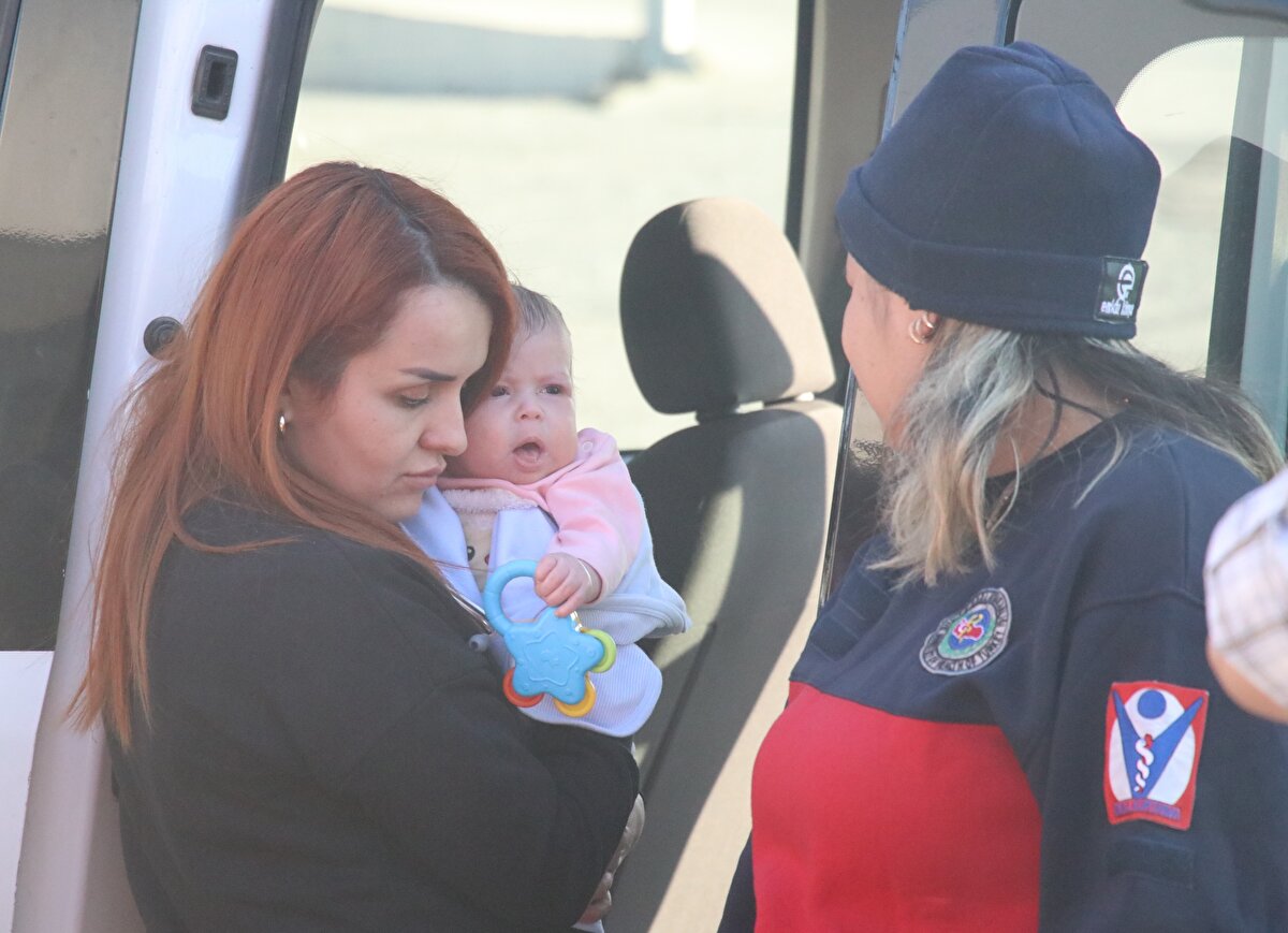 Daha sonra uçakta biberonla beslenen bebekler, tedavi ve bakımlarının yapılması için Ankara'ya getirildi. Bebekler, Esenboğa Havalimanı'ndan kapsamlı sağlık taramasından geçirilmek üzere ambulanslarla Etlik Şehir Hastanesi'ne götürüldü.<br>