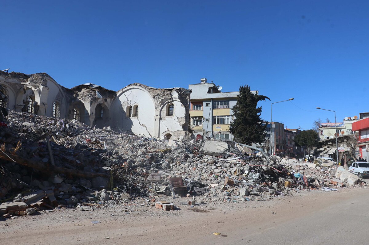 Kahramanmaraş merkezli 7.7 ve 7.6 büyüklüğündeki depremlerin vurduğu Adıyaman'da 4 binden fazla bina yıkıldı.<br><br>