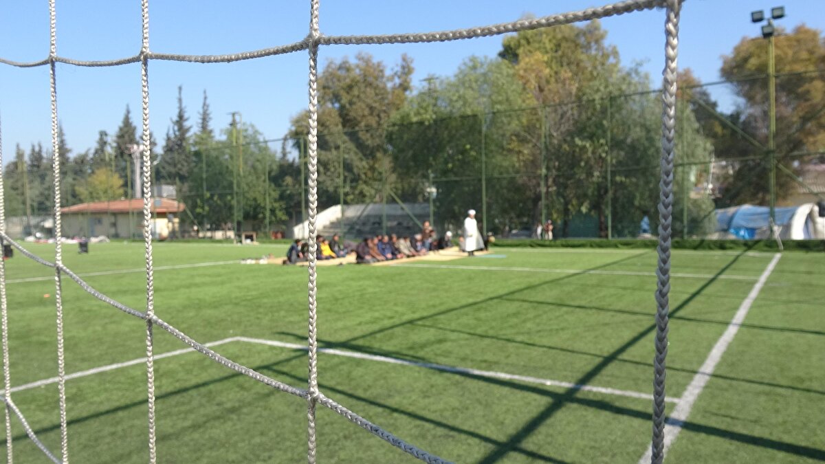 Antakya ilçesine yaklaşık 10 kilometre uzaklıktaki eskiden köy statüsünde olan Madenboyu Mahallesi'ndeki cami de yıkıldı.