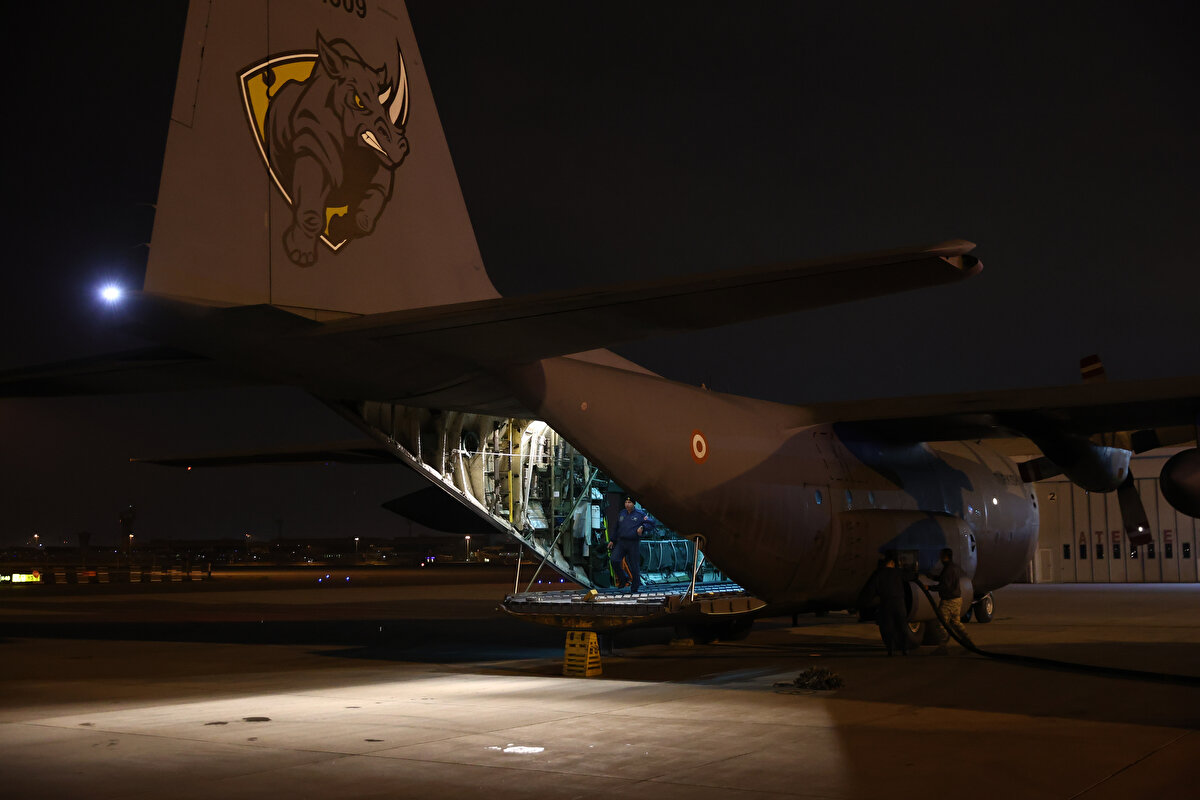 Ukrayna, Bosna Hersek, Romanya, Pakistan ve Kanada gibi ülkelerden kara yoluyla gönderilen 11 tır yardım, AFAD koordinasyonunda depremzedelere ulaştırılacak.<br>