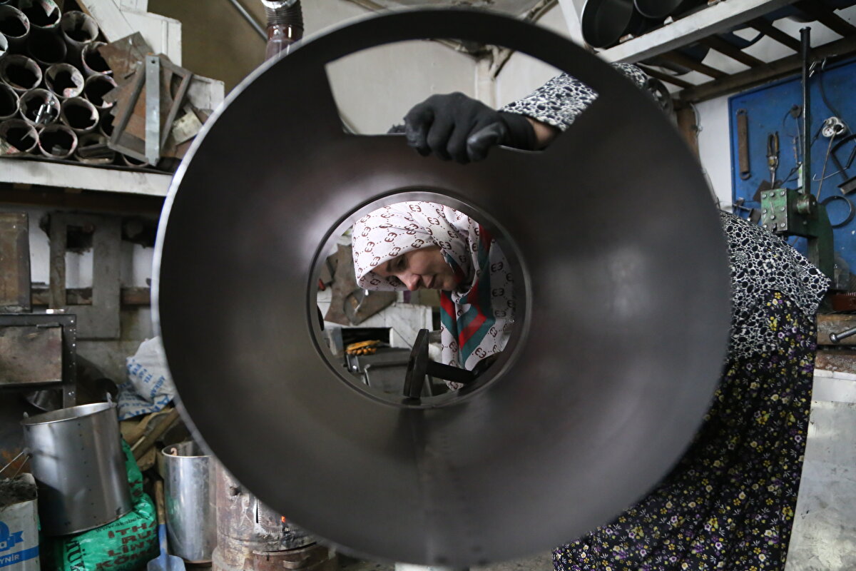 Merkez üssü Kahramanmaraş'ın Pazarcık ve Elbistan ilçeleri olan, 10 ili etkileyen 7,7 ve 7,6 büyüklüğündeki depremlerin ardından bölgeye yardımlar sürüyor.