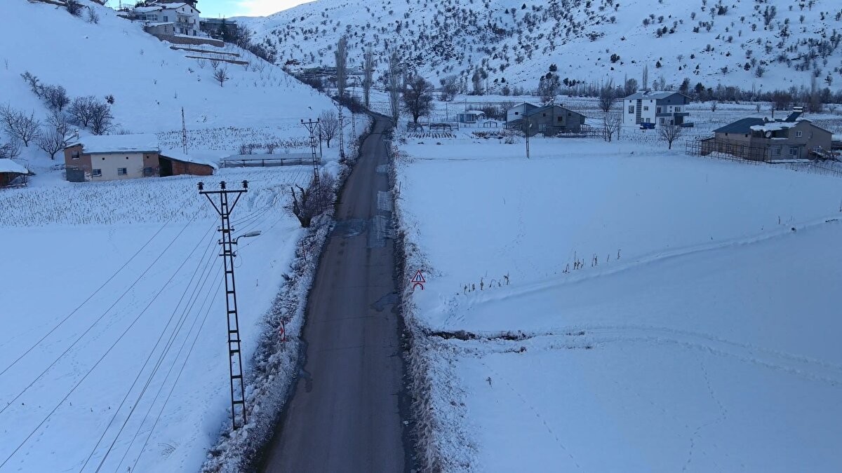 Buranın geçim kaynağı tütündü. O tütünler de altta kaldı. Hayvanlar telef oldu.