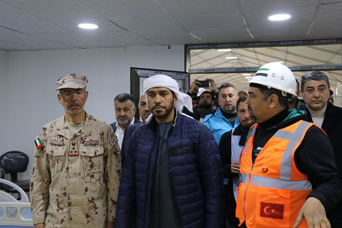 Sahra hastanesinin açılışına BAE'nin Ankara Büyükelçisi Said Sani ez-Zahiri, Reyhanlı Kaymakamı Yasin Öztürk, Reyhanlı Belediye Başkanı Mehmet Hacıoğlu, Adalet ve Kalkınma Partisi Hatay Milletvekili Hüseyin Şanverdi, Sağlık Bakanlığı Avrupa Birliği ve Dış İlişkiler Genel Müdür Yardımcısı Arif Çetin'in yanı sıra çok sayıda kişi katıldı.