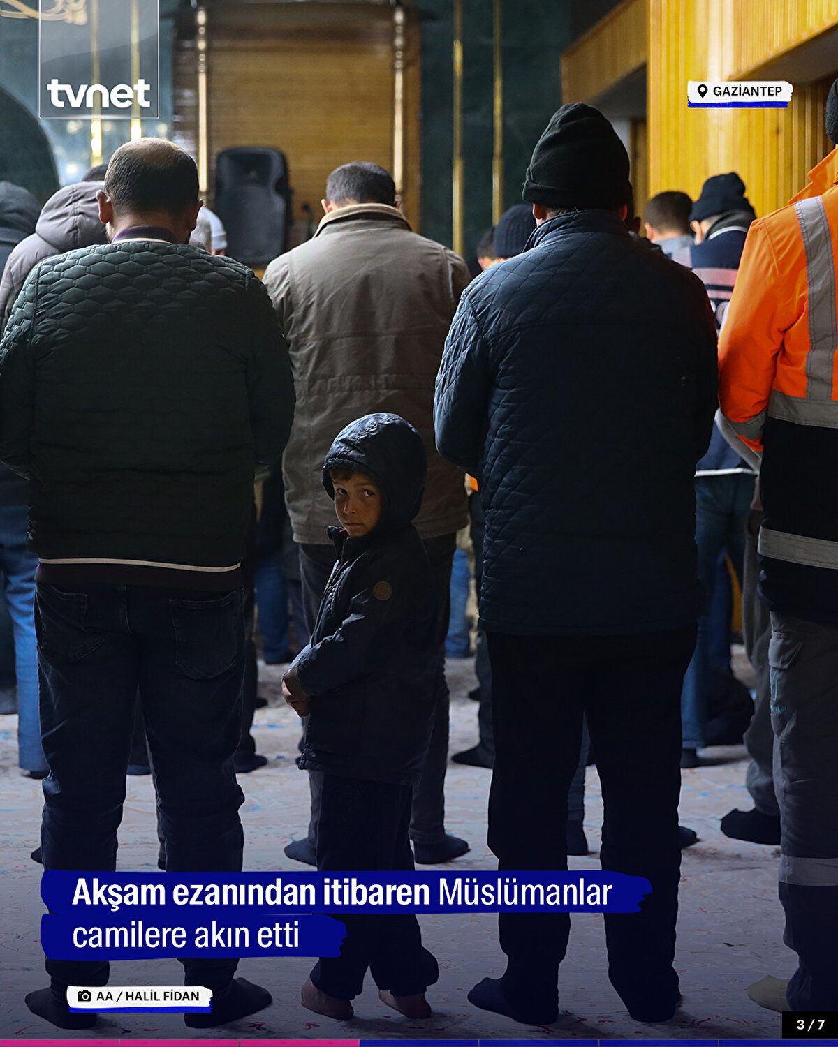 Akşam ezanından itibaren Müslümanlar camilere akın etti