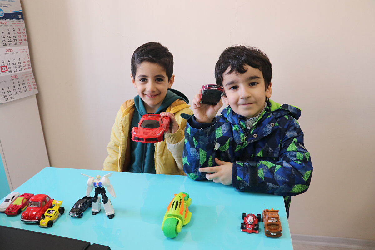 <iframe width="560" height="315" src="https://www.youtube.com/embed/dKbChv-urL0" title="YouTube video player" frameborder="0" allow="accelerometer; autoplay; clipboard-write; encrypted-media; gyroscope; picture-in-picture; web-share" allowfullscreen></iframe>