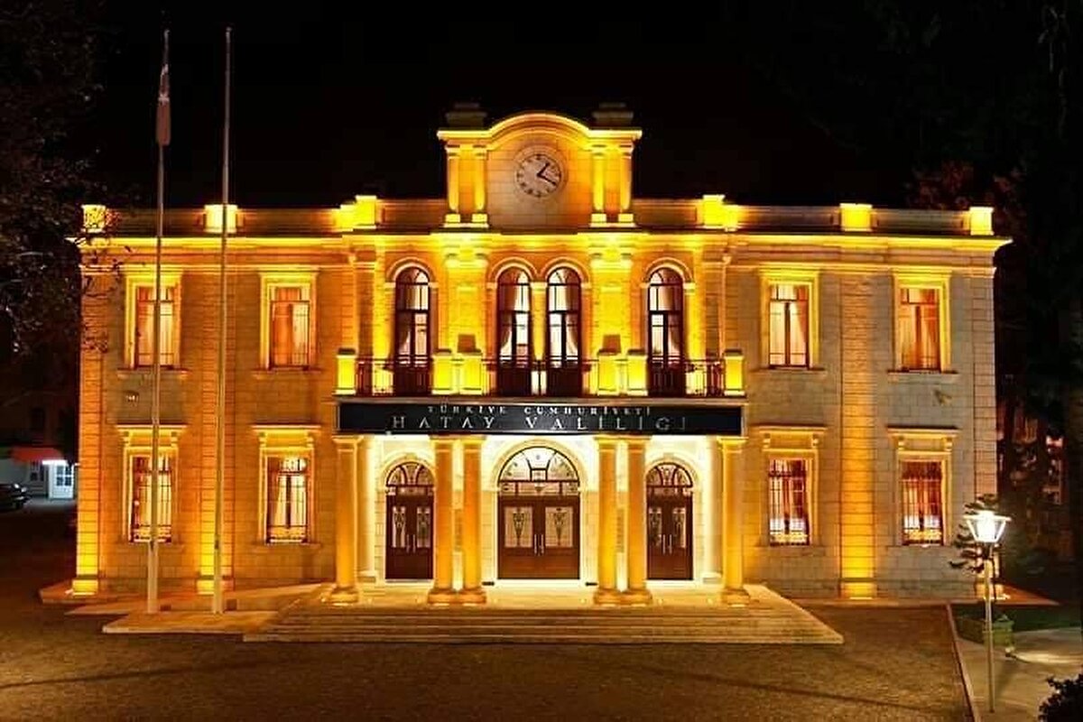 Hatay Devleti'nin, bu 3 günün haricindeki siyasi ömrünün tamamında da bu bina hem Cumhurbaşkanlığına hem Başbakanlığa hem de Hatay Devleti Millet Meclisi'ne ev sahipliği yaptı.