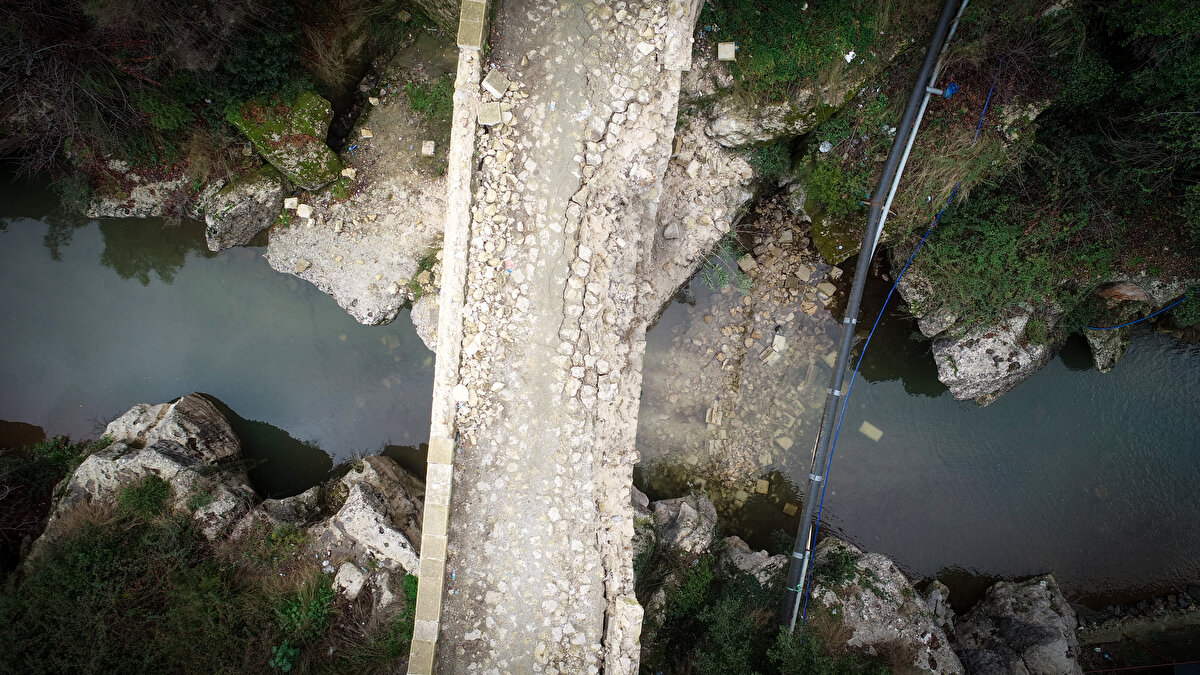 Muhtar Halistürk, sosyal medya ve çeşitli basın kuruluşlarında yer alan Karaçay Barajı'nın patladığı iddiasının doğru olmadığını vurgulayarak, "Baraja gittik, kontrol ettik. Herhangi bir olumsuzluk yok. Kuraklıktan dolayı içinde su yoktu zaten. Zaten yeni yapılmıştı, çok sağlam durumda." ifadelerini kullandı.<br>