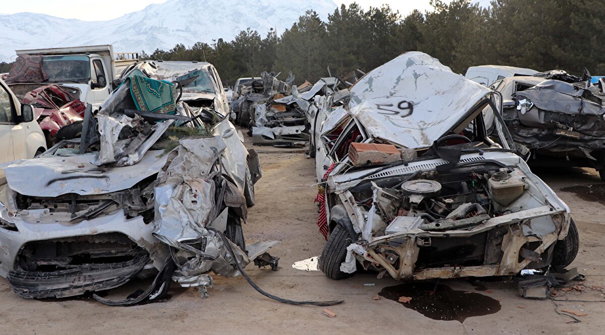 Bu bölgedeki araçlar, dron ile görüntülendi.