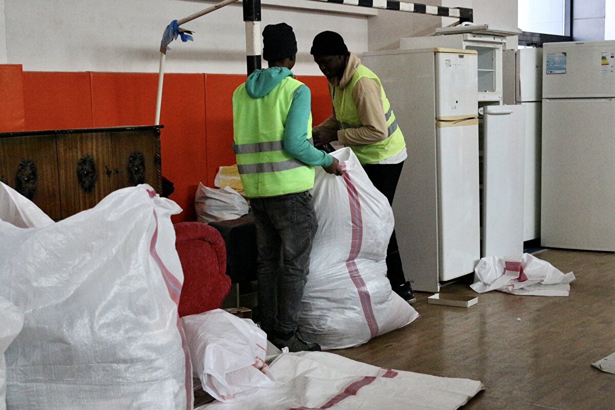 Kahramanmaraş merkezli depremlerin etkilediği Adıyaman'da Çelik'in hayatını kaybettiğini öğrenen Traore, vefa duygusuyla Konya'da depremzedeler için yürütülen yardım çalışmalarına destek veriyor.<br>