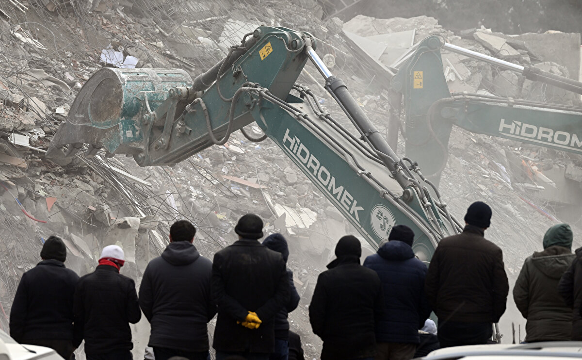 Hava Kuvvetleri, Kara Kuvvetleri, Deniz Kuvvetleri, Sahil Güvenlik Komutanlığı, Jandarma Genel Komutanlığı, Emniyet Genel Müdürlüğü, Sağlık Bakanlığı ve Orman Genel Müdürlüğüne bağlı 116 helikopter ve 78 uçakla bugüne kadar 13 bin 177 sorti yapıldı.<br><br>