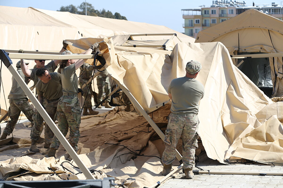 AFAD'la koordine halinde Adıyaman'a 160 kişiden oluşan ve köpeklerin de yer aldığı arama kurtarma ekibi yolladıklarını dile getiren Allen, şöyle konuştu:<br>