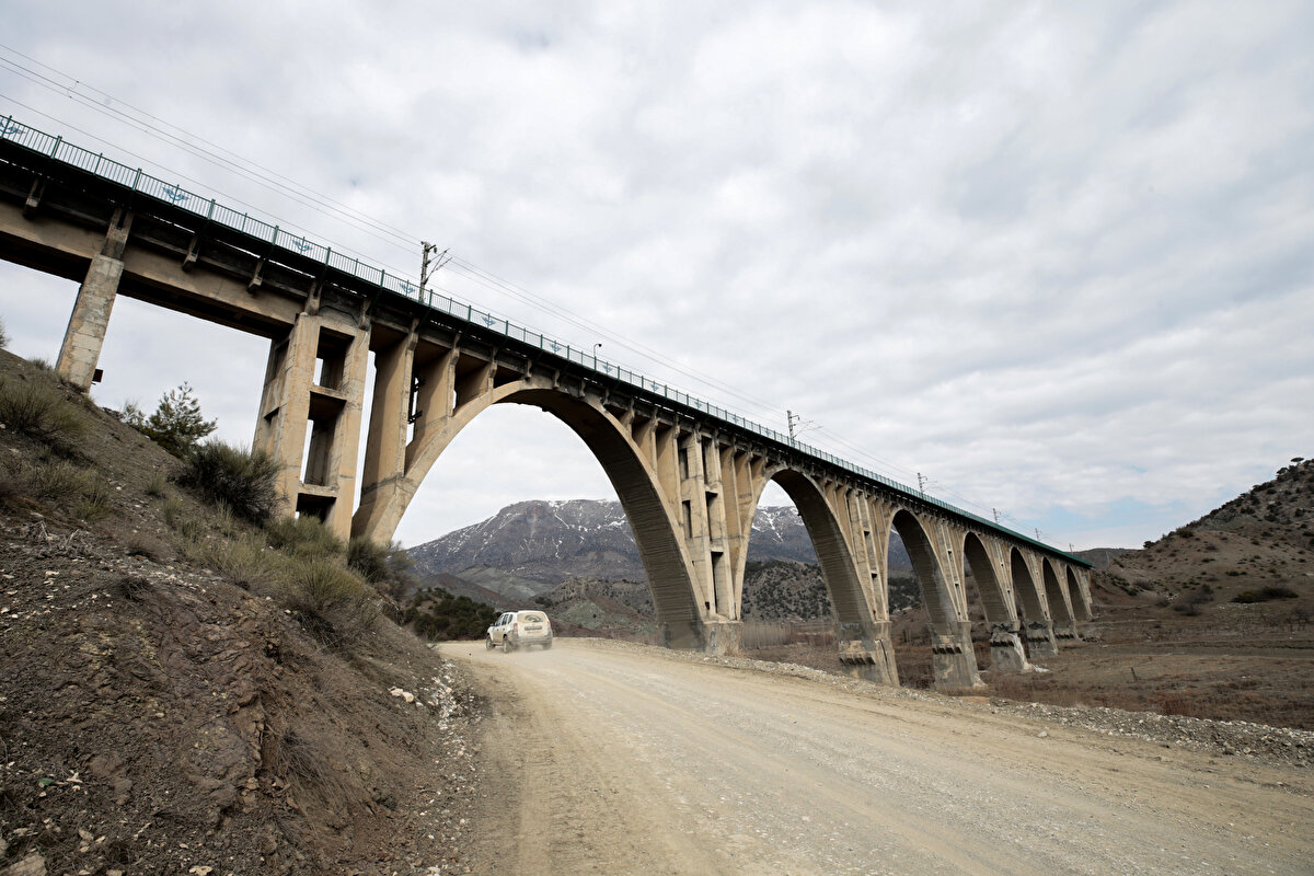 Yapımına 1927'de başlanan Gölbaşı ilçesindeki Alman Köprüsü, 1929'da tamamlanarak hizmete alındı. 