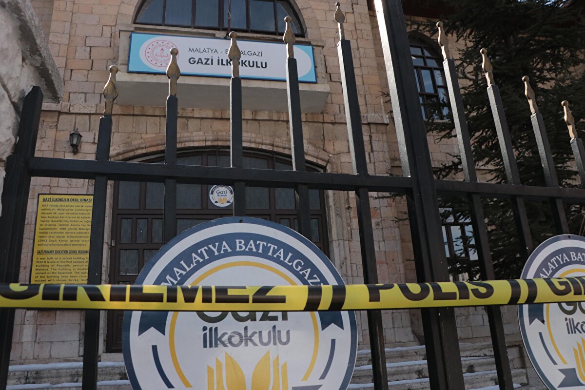 1988 yılında Malatya Valiliği tarafından restore edilen binada 15 derslik bulunurken, 723 öğrenci de eğitim görüyor.